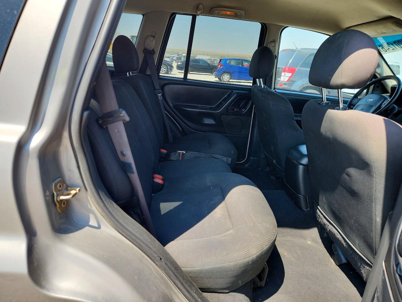 2002 Jeep Grand Cherokee Laredo Silver vin: 1J4GW48N12C183036