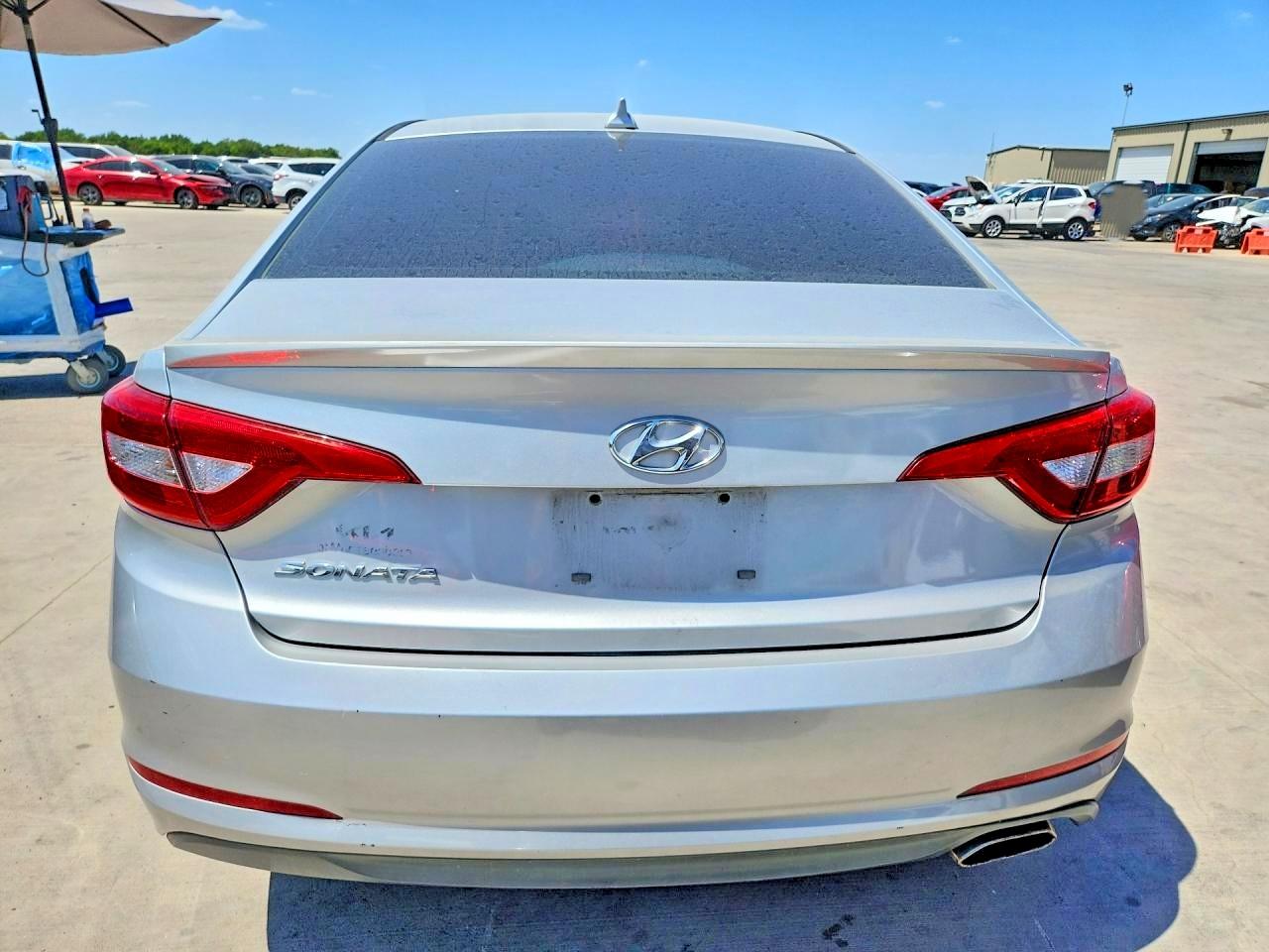 2015 Hyundai Sonata Se Silver vin: 5NPE24AFXFH068022