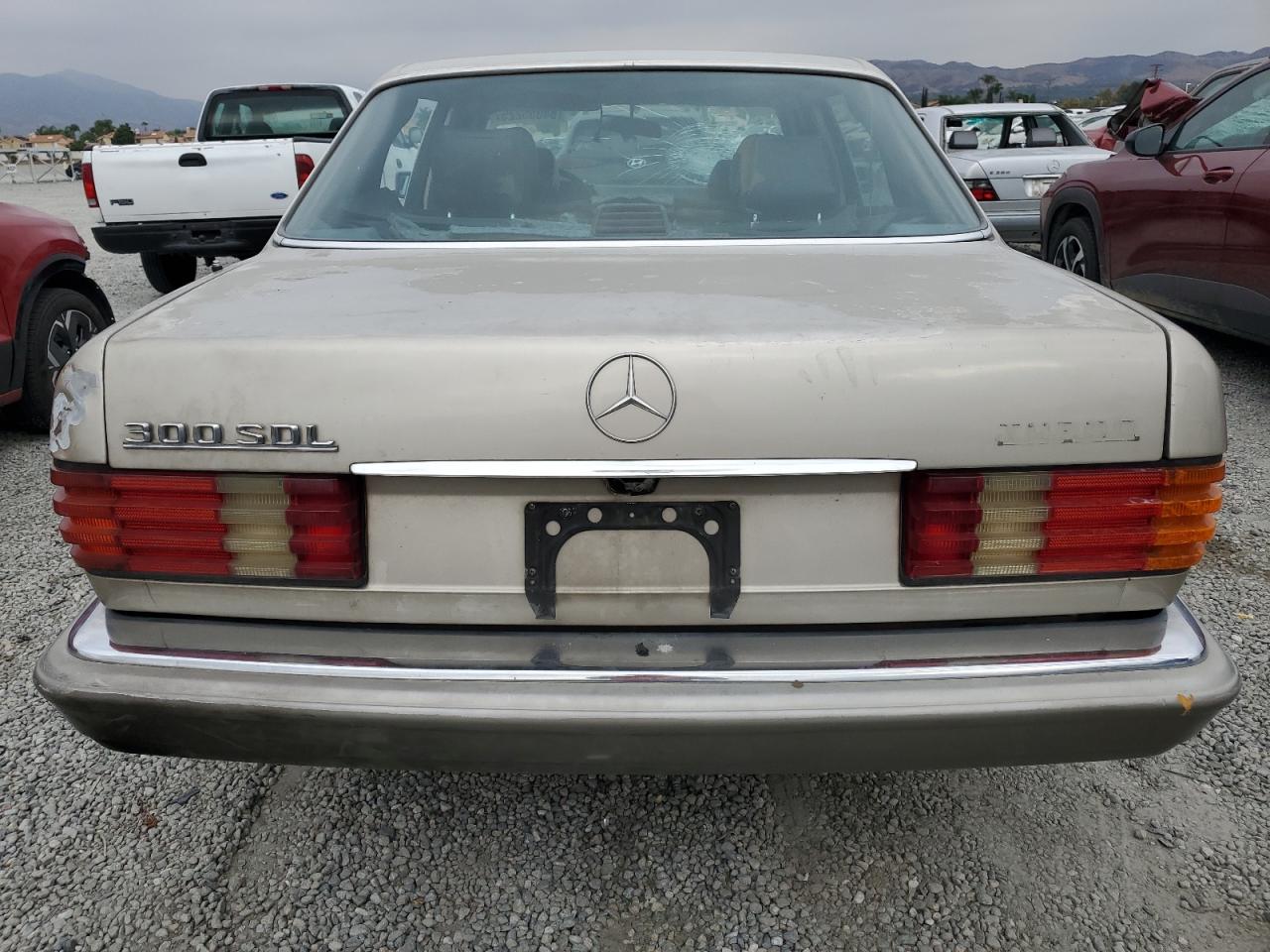 1986 Mercedes-benz 300 Sdl Beige vin: WDBCB25D6GA243829