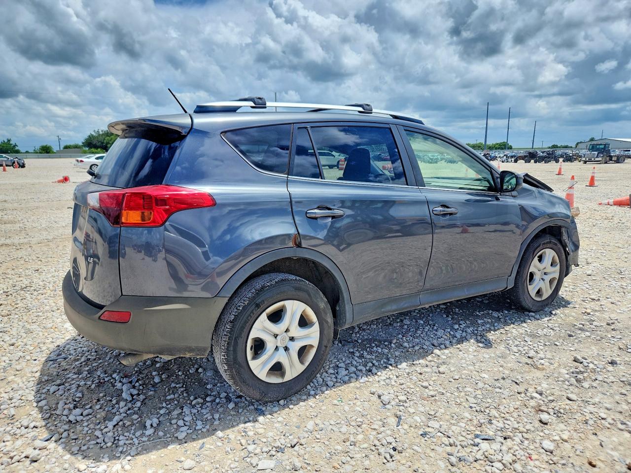 2015 Toyota Rav4 Le Gray vin: JTMZFREV9FD077238