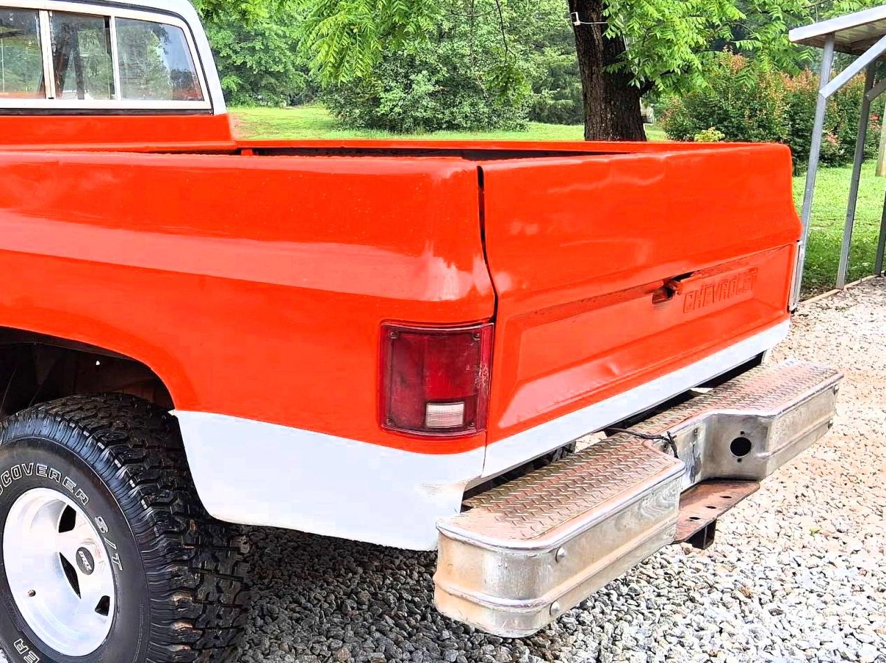 1984 Gmc K1500 Two Tone vin: 2GTEK14H6E1504439