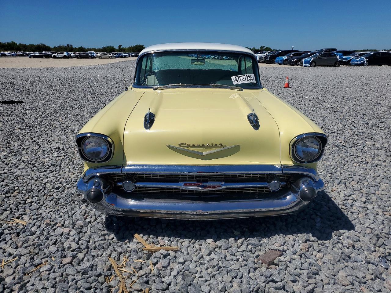 1957 Chev Hardtop Yellow vin: VC570146578