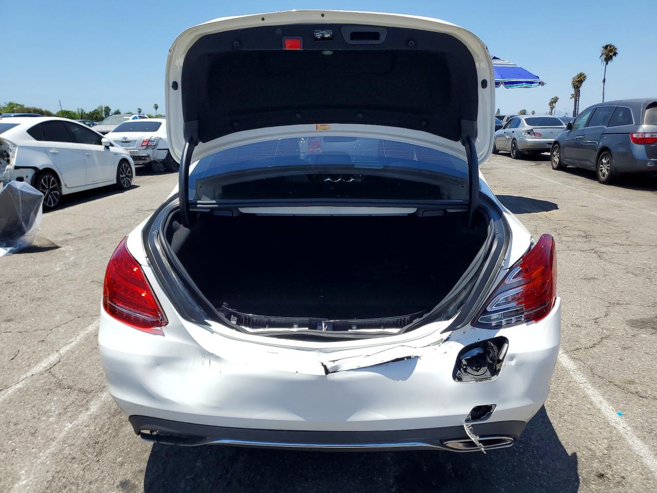 2018 Mercedes-benz C 350e White vin: 55SWF4HB3JU266961