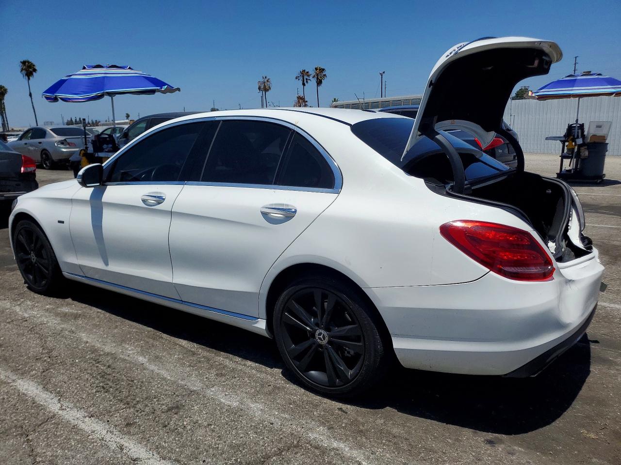 2018 Mercedes-benz C 350e White vin: 55SWF4HB3JU266961