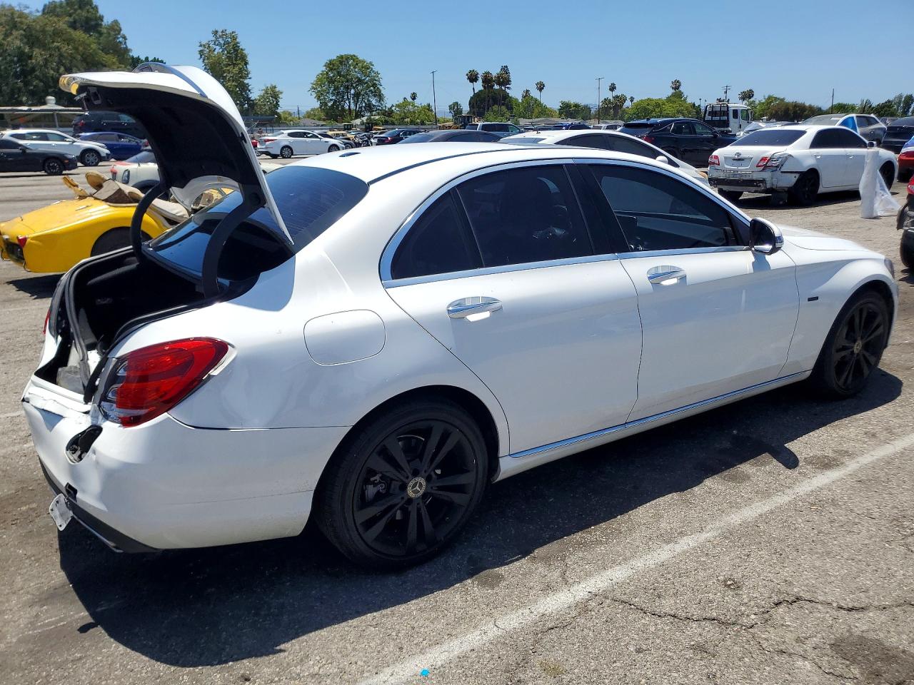 2018 Mercedes-benz C 350e White vin: 55SWF4HB3JU266961