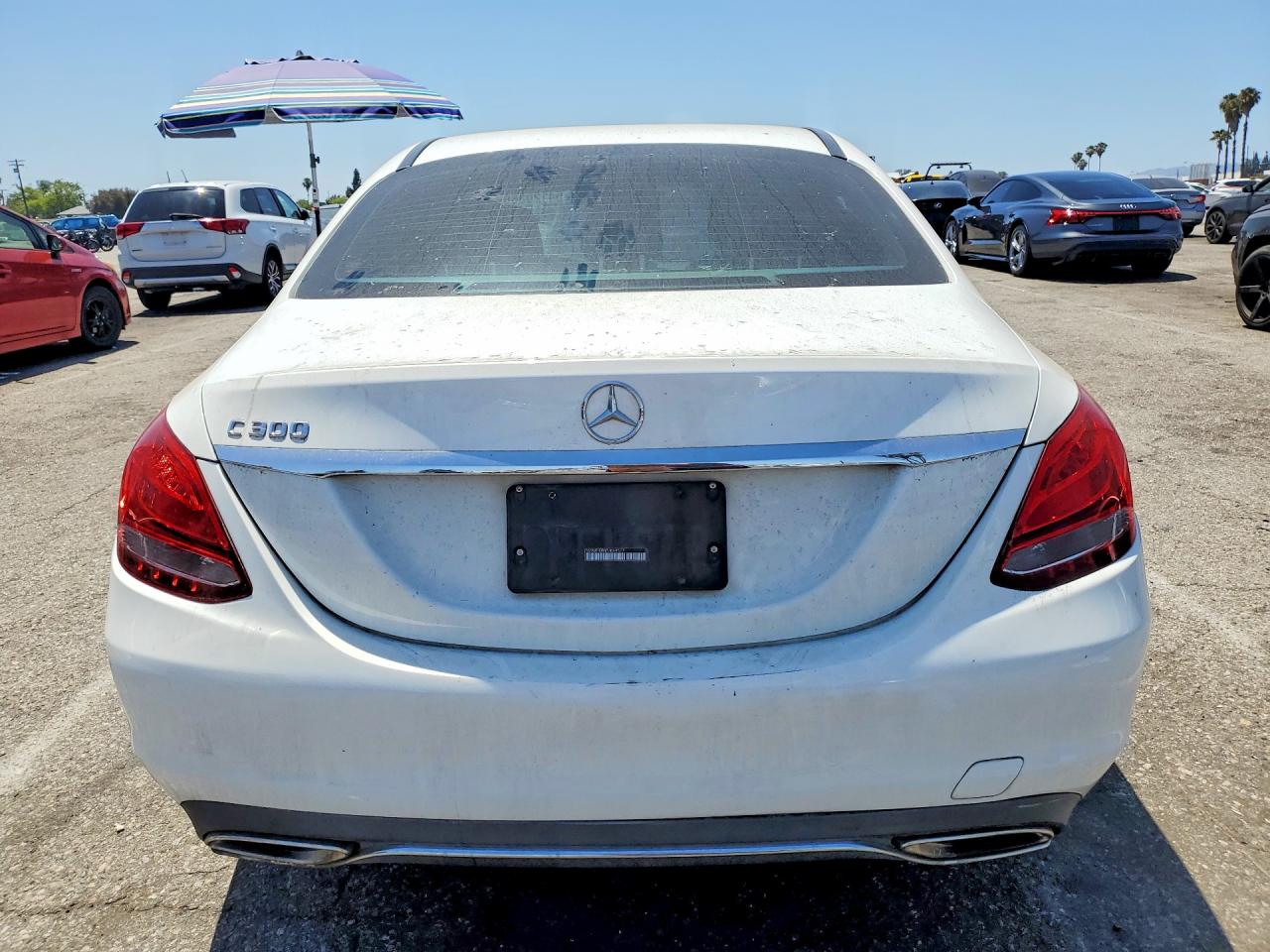2015 Mercedes-benz C 300 White vin: 55SWF4JB0FU049577
