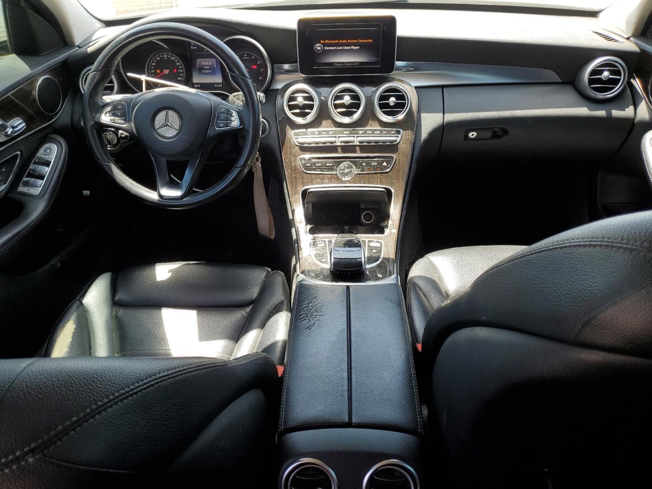 2015 Mercedes-benz C 300 White vin: 55SWF4JB0FU049577