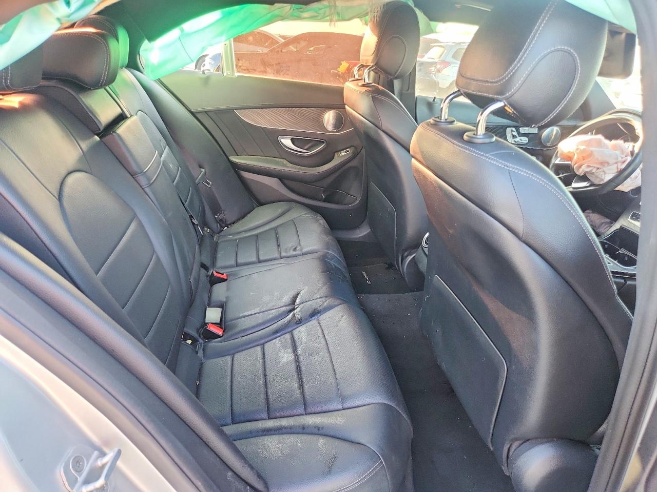 2015 Mercedes-benz C 300 Серебряный vin: 55SWF4JB0FU052320