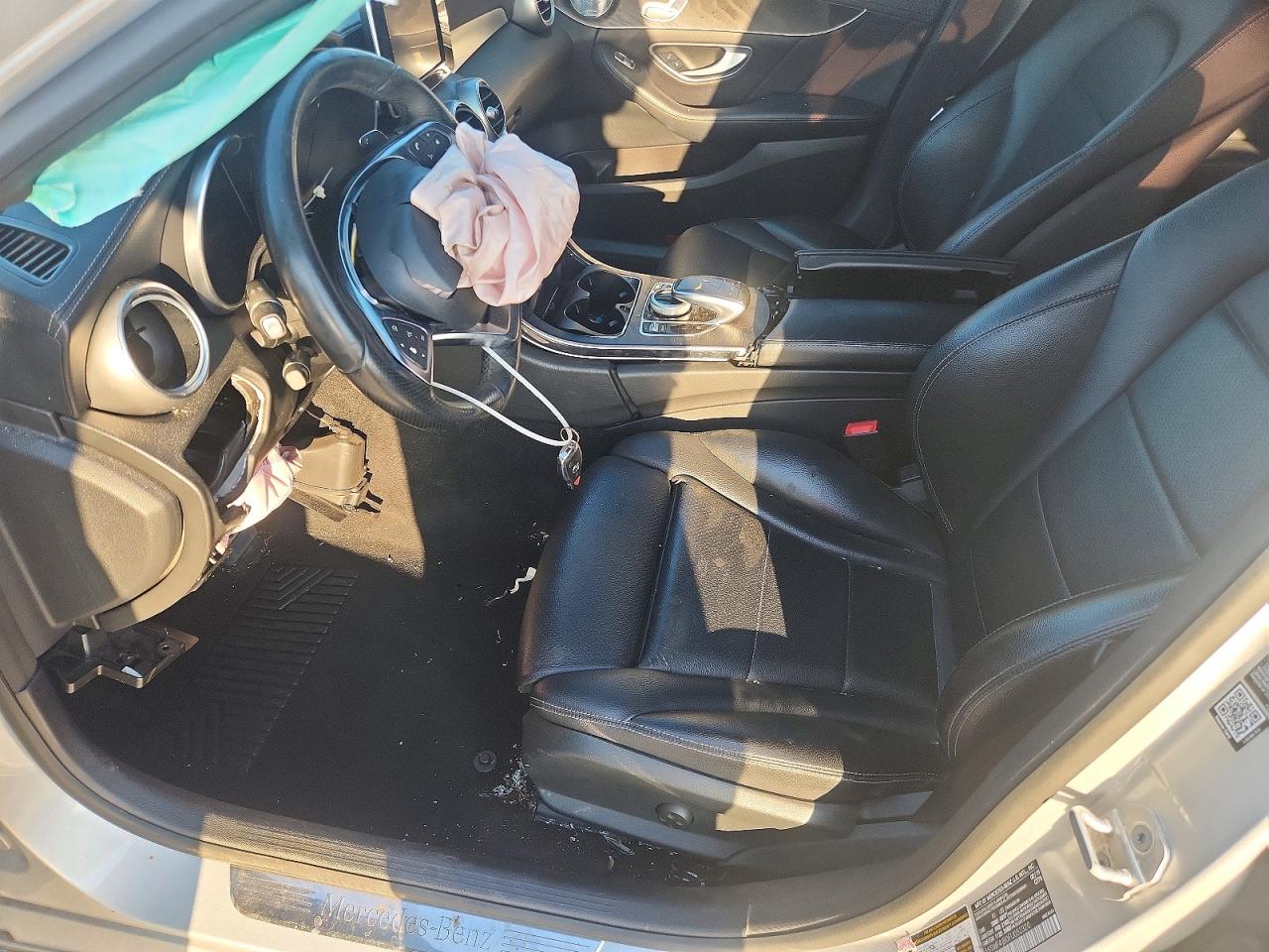 2015 Mercedes-benz C 300 Серебряный vin: 55SWF4JB0FU052320