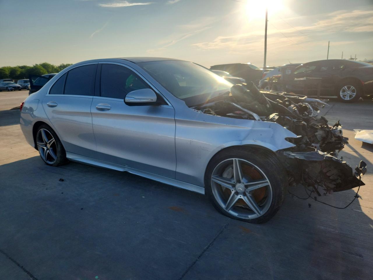 2015 Mercedes-benz C 300 Серебряный vin: 55SWF4JB0FU052320