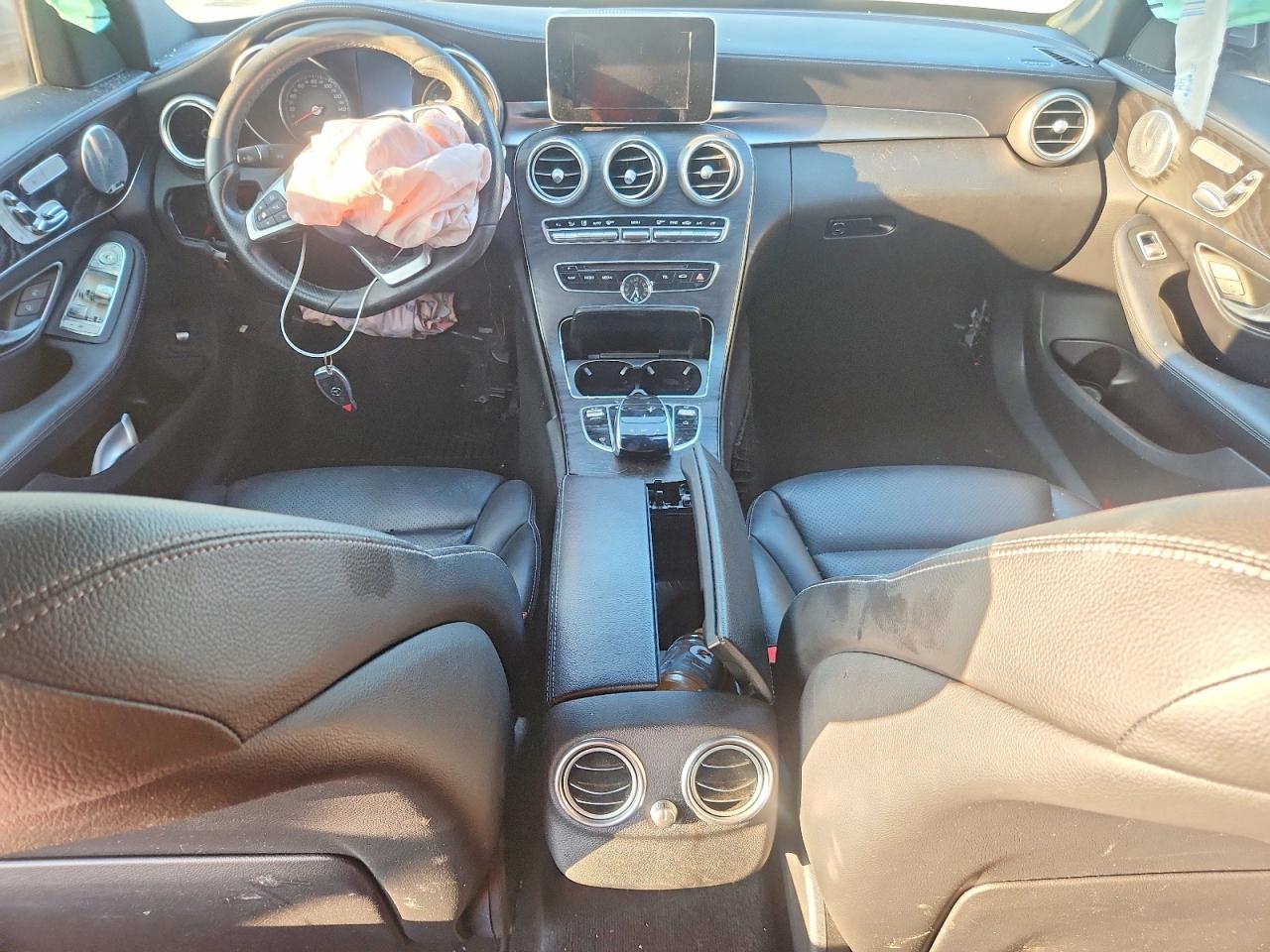 2015 Mercedes-benz C 300 Серебряный vin: 55SWF4JB0FU052320