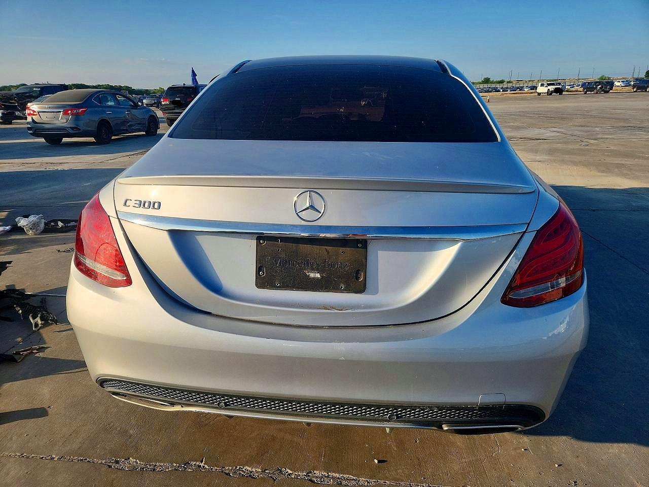 2015 Mercedes-benz C 300 Серебряный vin: 55SWF4JB0FU052320