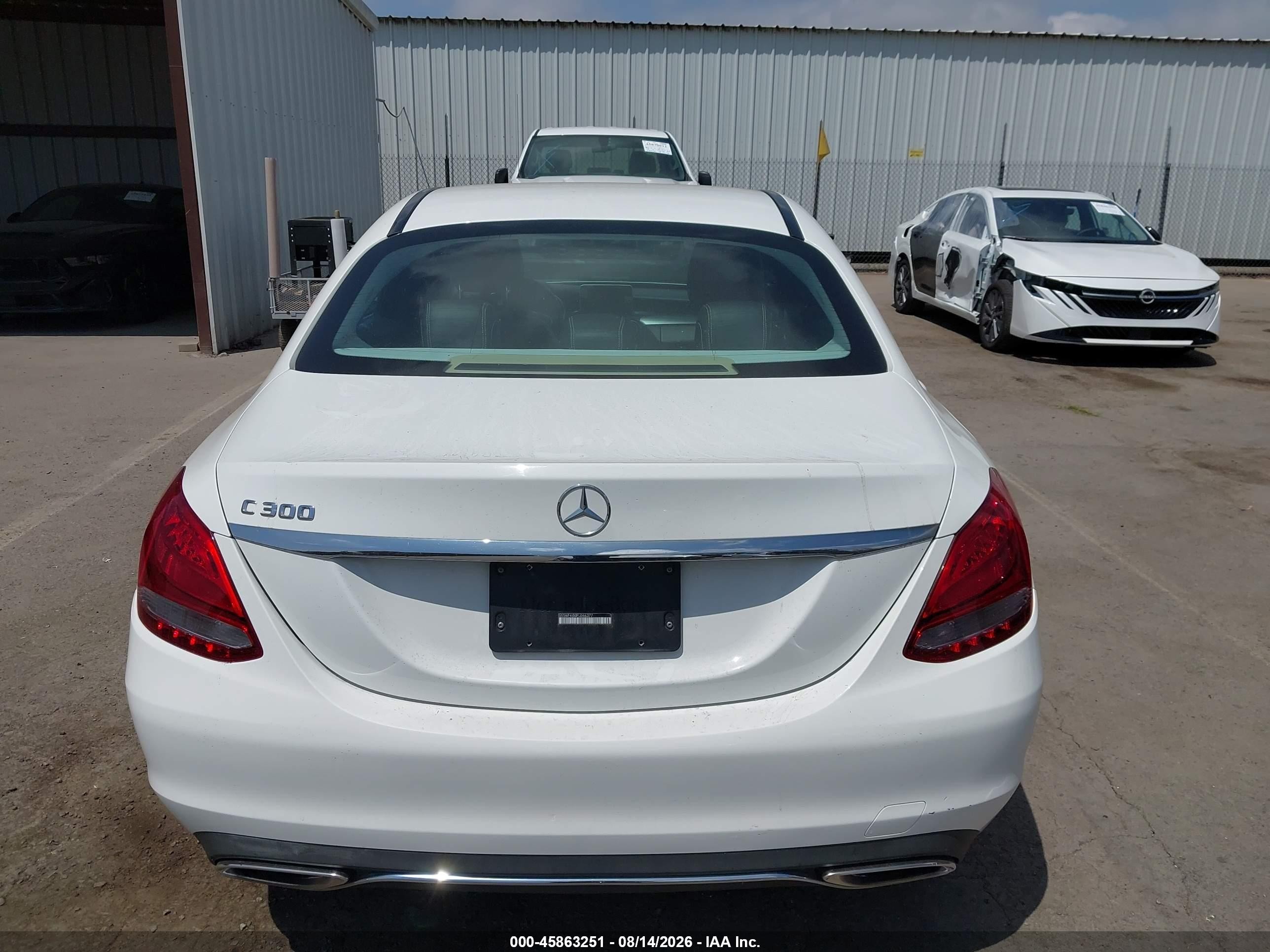 2015 Mercedes-benz C 300 White vin: 55SWF4JB0FU066377