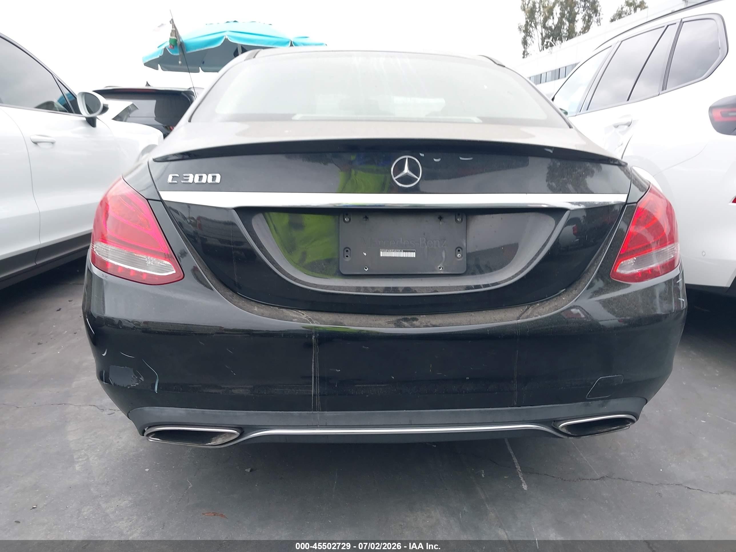 2015 Mercedes-benz C 300   Black vin: 55SWF4JB0FU072518