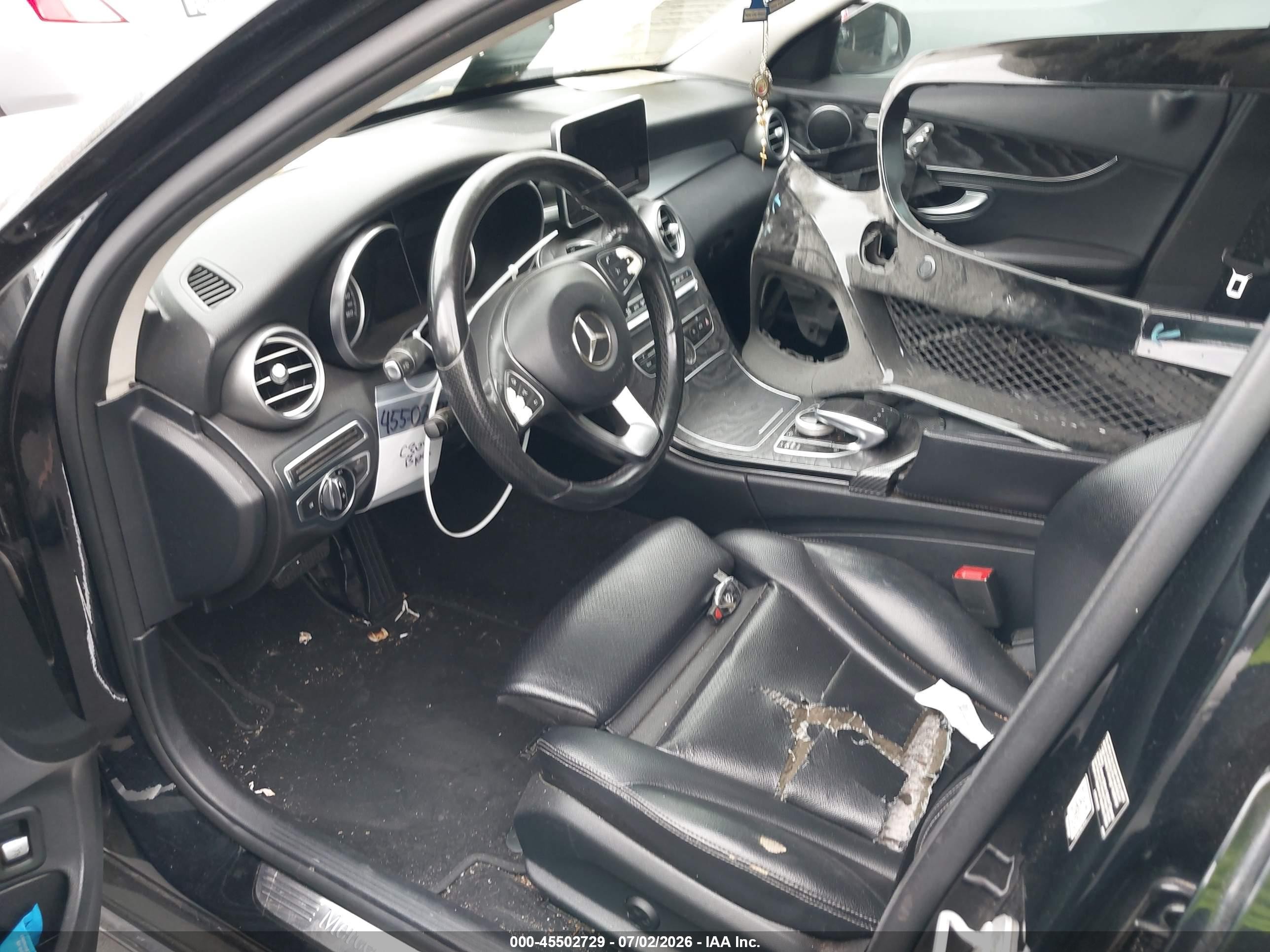 2015 Mercedes-benz C 300   Black vin: 55SWF4JB0FU072518