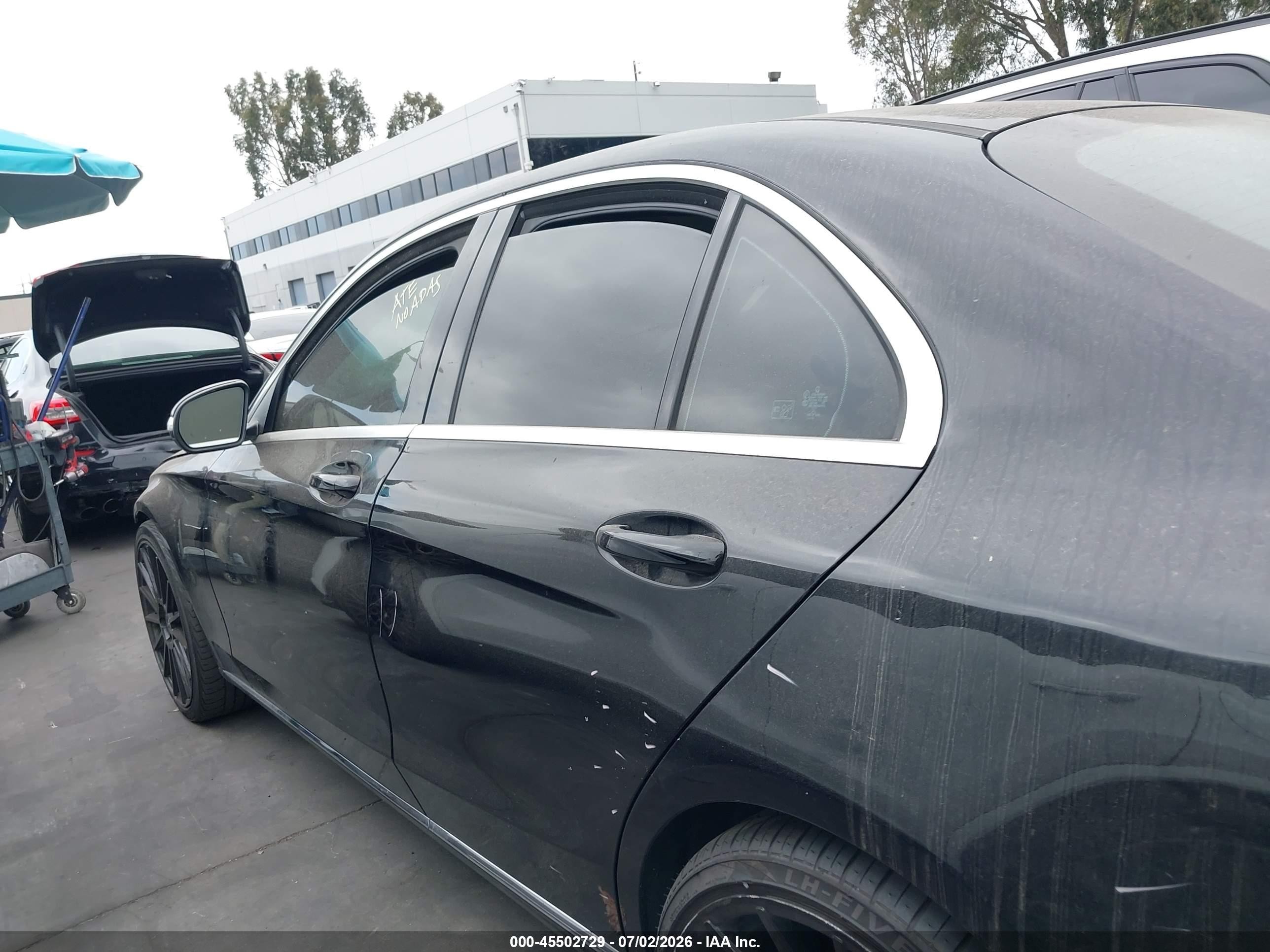 2015 Mercedes-benz C 300   Black vin: 55SWF4JB0FU072518