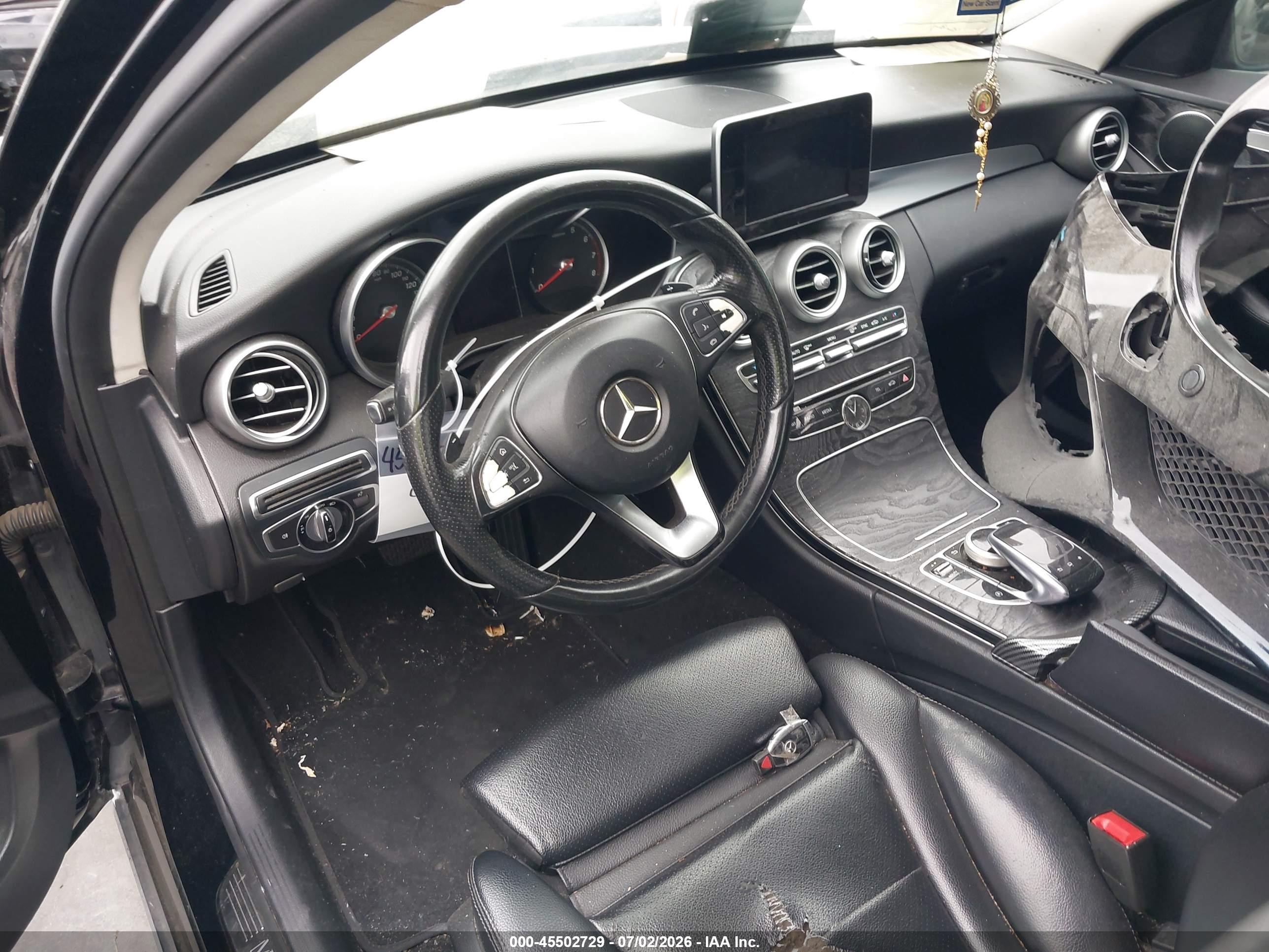 2015 Mercedes-benz C 300   Black vin: 55SWF4JB0FU072518