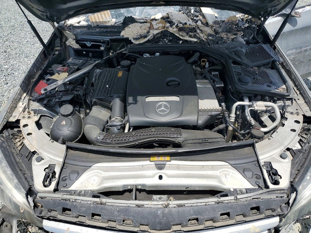 2015 Mercedes-benz C 300 Silver vin: 55SWF4JB0FU079016