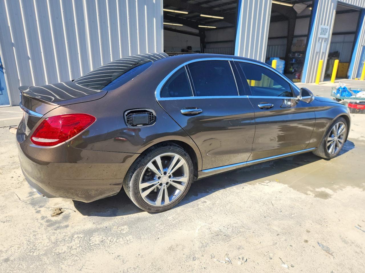 2015 Mercedes-benz C 300 Коричневый vin: 55SWF4JB0FU091263