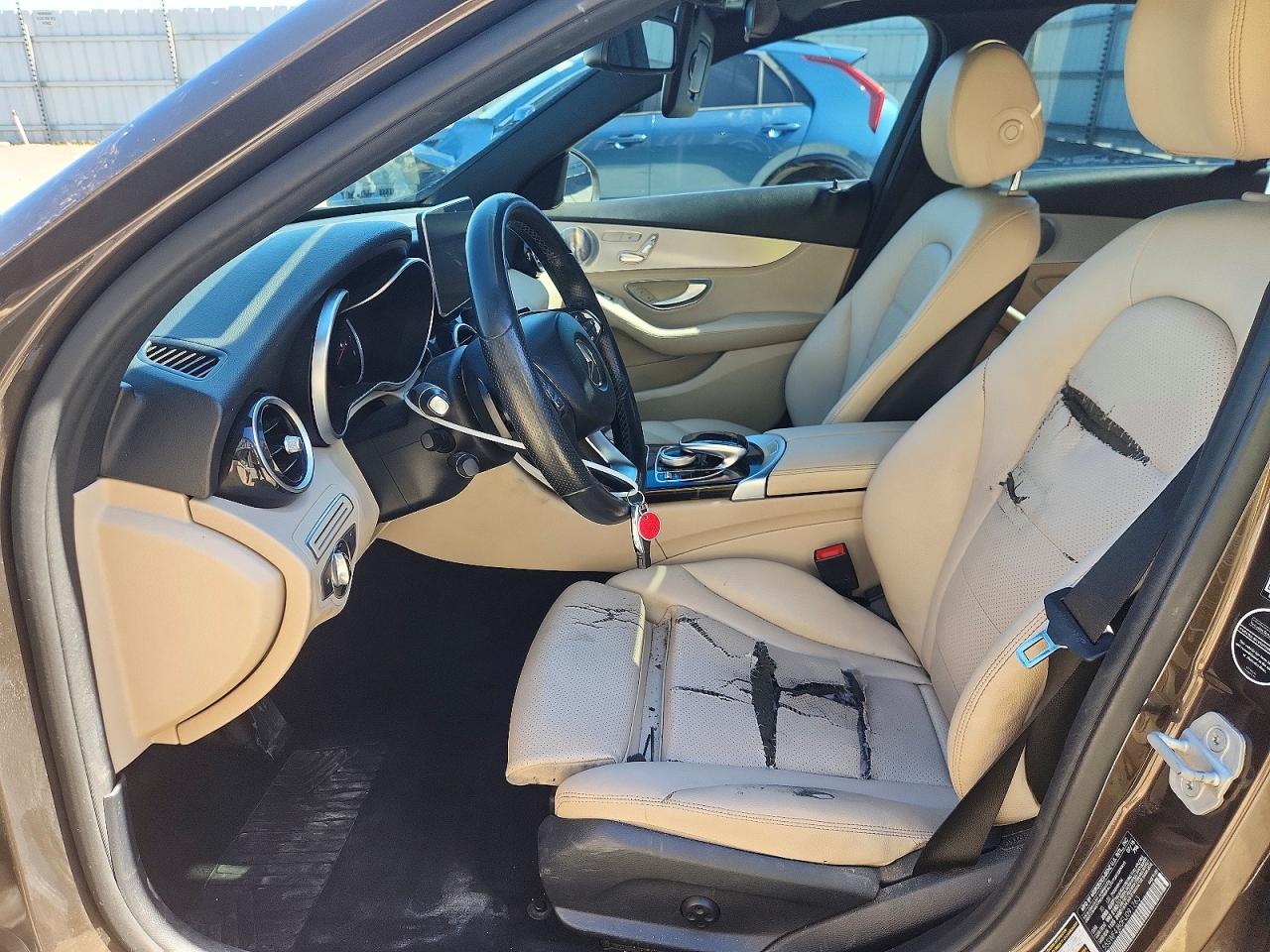 2015 Mercedes-benz C 300 Коричневый vin: 55SWF4JB0FU091263
