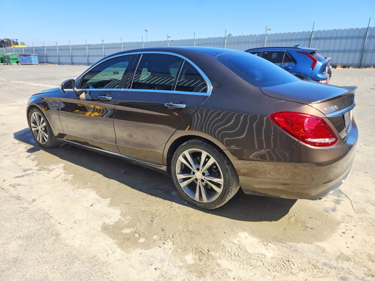 2015 Mercedes-benz C 300 Коричневый vin: 55SWF4JB0FU091263