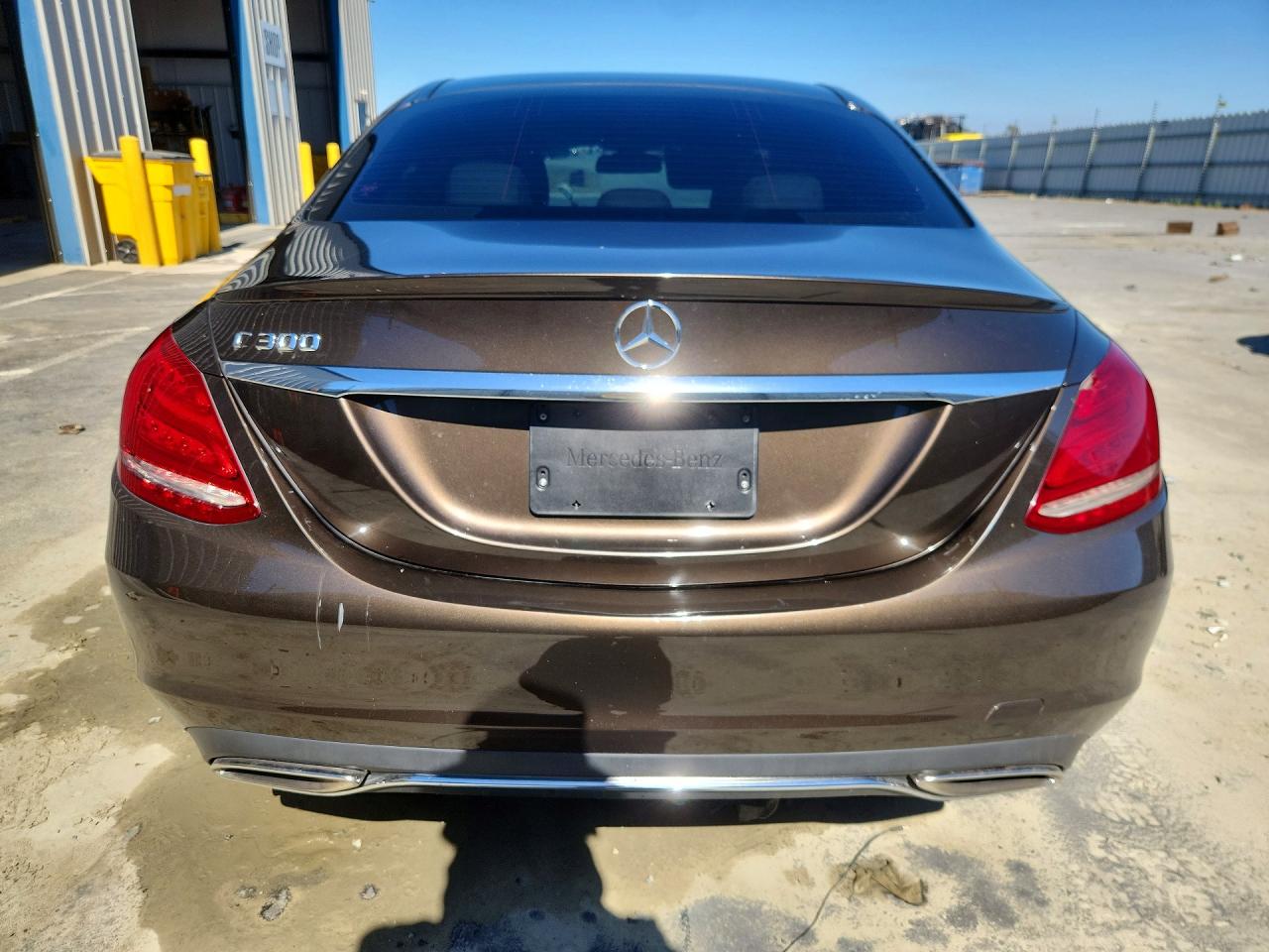 2015 Mercedes-benz C 300 Коричневый vin: 55SWF4JB0FU091263