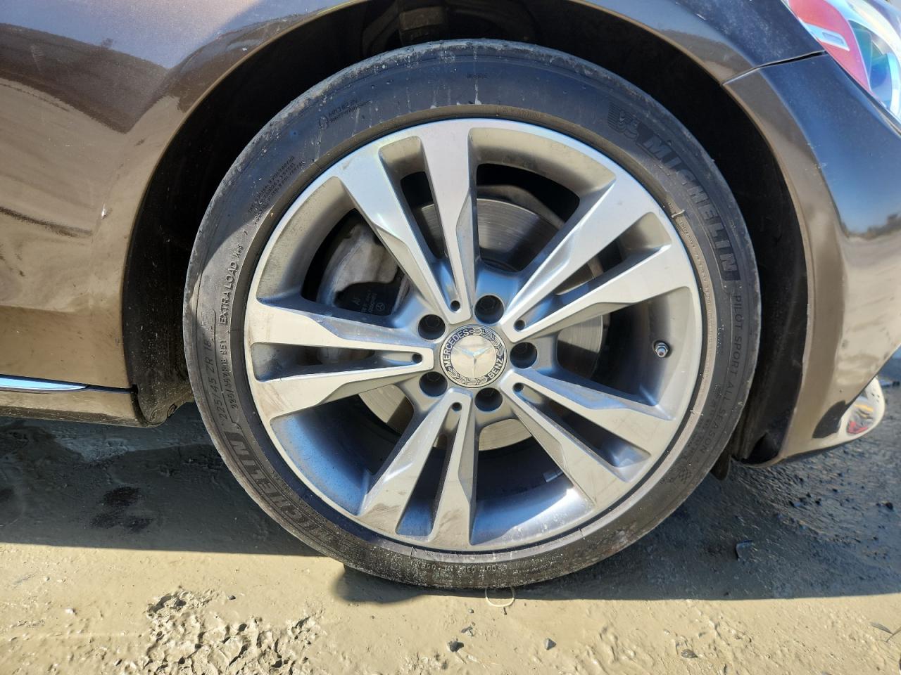 2015 Mercedes-benz C 300 Коричневый vin: 55SWF4JB0FU091263 Damage: Left Front Tire, Worn, Replacement Required
