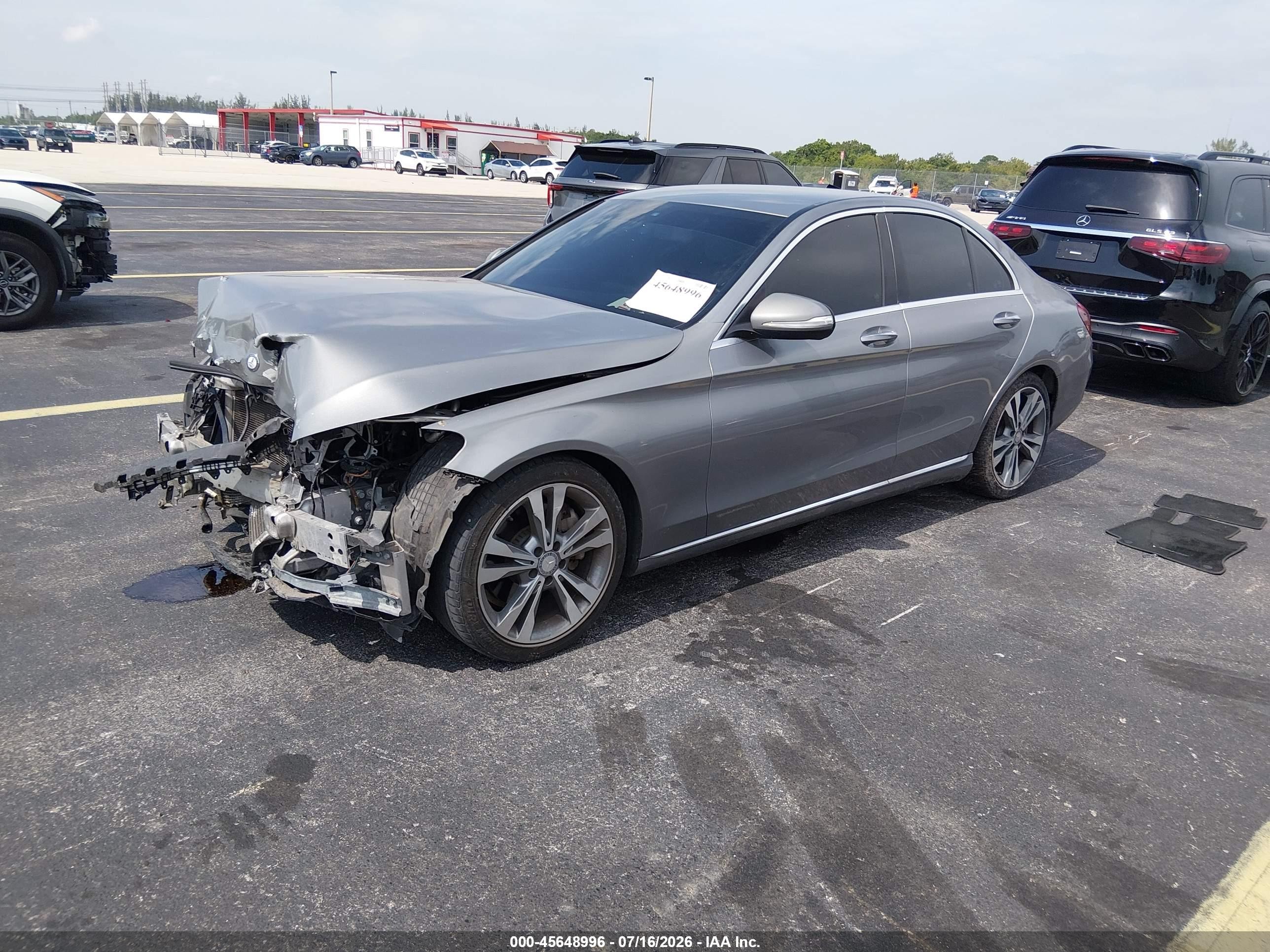 2015 Mercedes-benz C 300 Gray vin: 55SWF4JB0FU093224