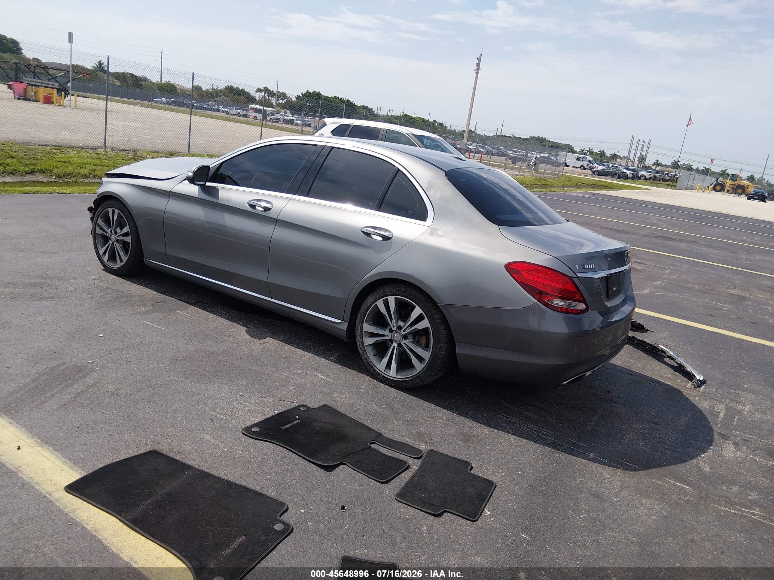 2015 Mercedes-benz C 300 Gray vin: 55SWF4JB0FU093224