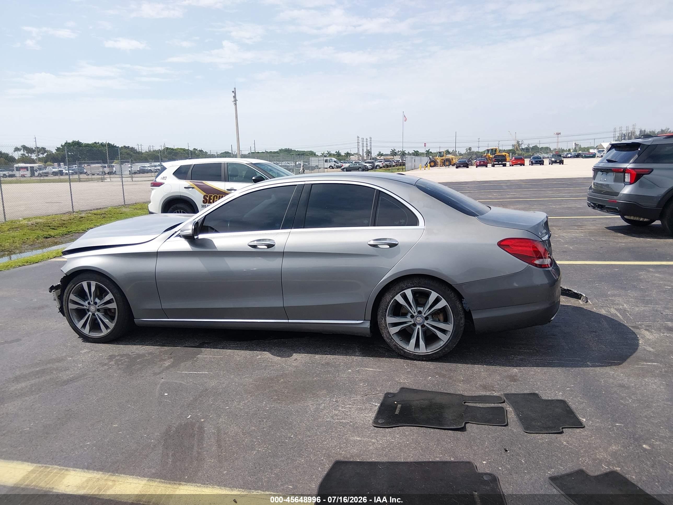 2015 Mercedes-benz C 300 Gray vin: 55SWF4JB0FU093224