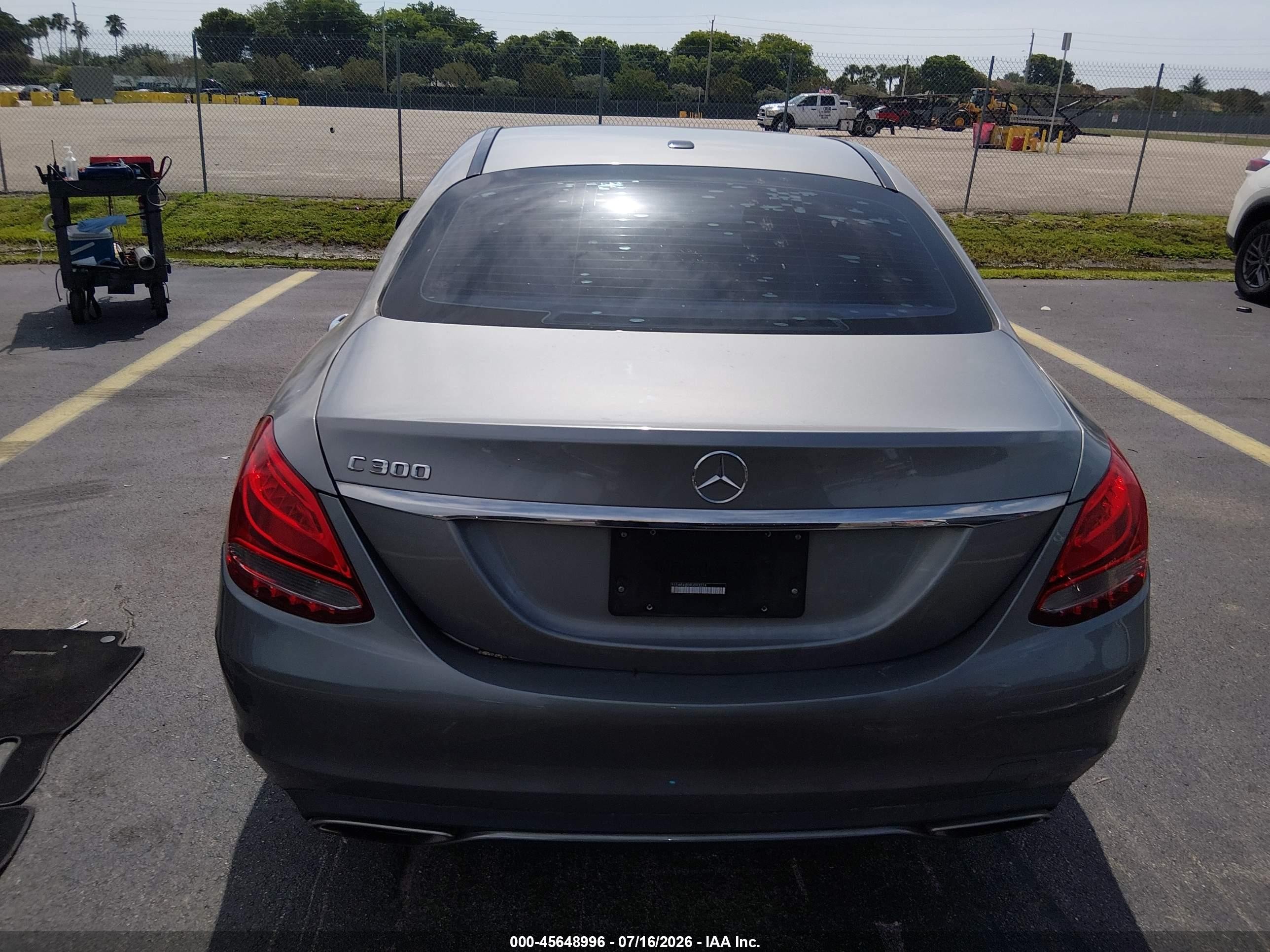 2015 Mercedes-benz C 300 Gray vin: 55SWF4JB0FU093224