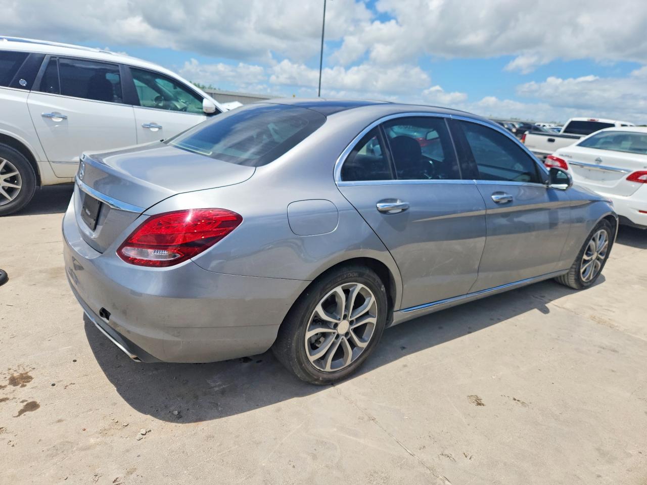 2016 Mercedes-benz C 300 Silver vin: 55SWF4JB0GU126160