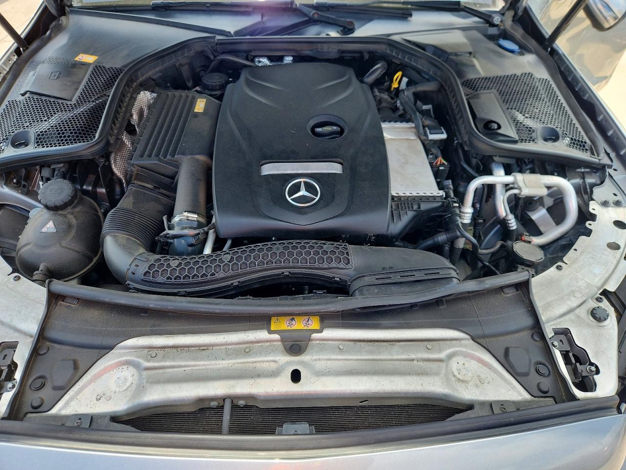 2016 Mercedes-benz C 300 Silver vin: 55SWF4JB0GU126160