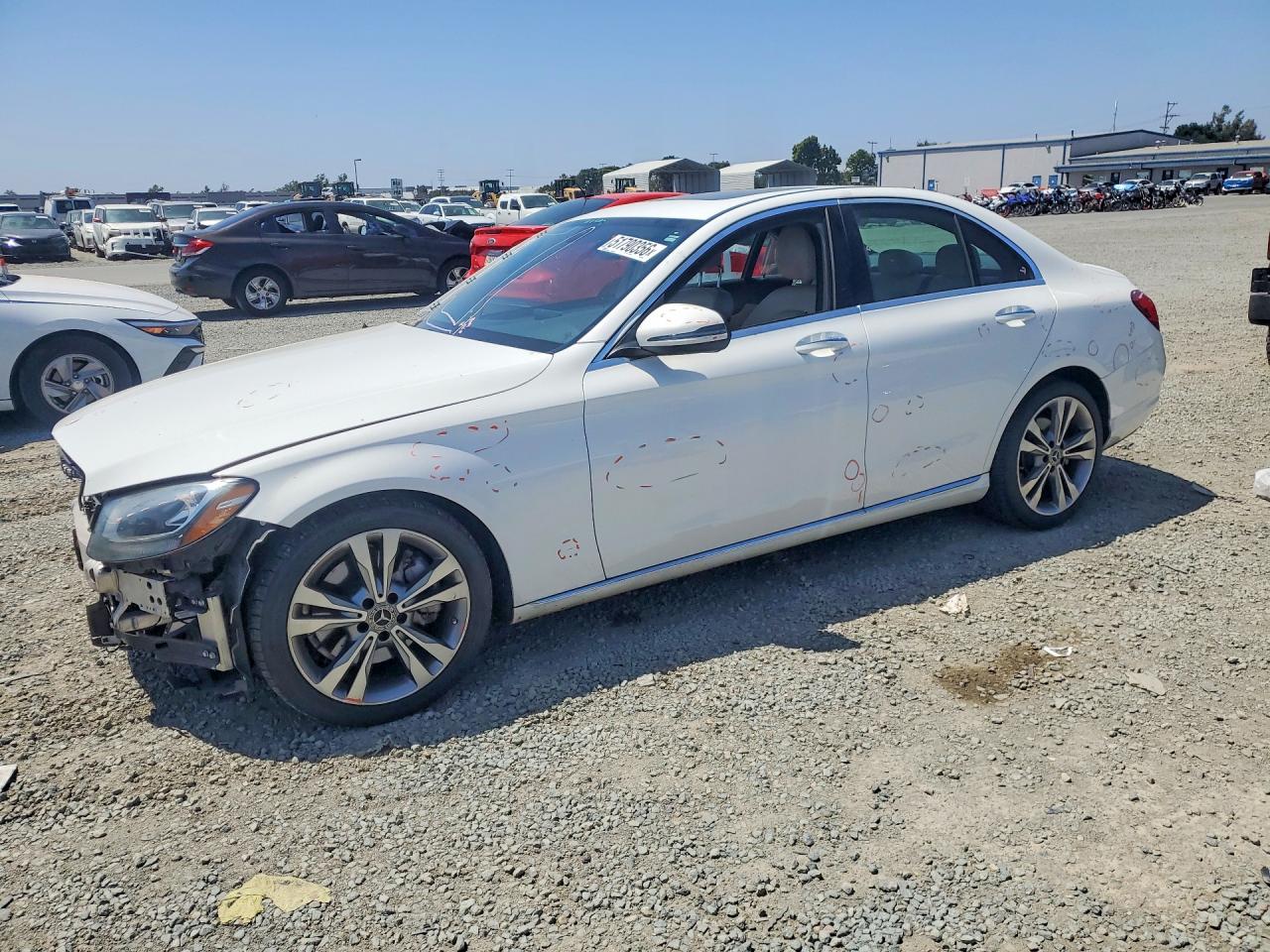 2018 Mercedes-benz C 300 White vin: 55SWF4JB0JU280813