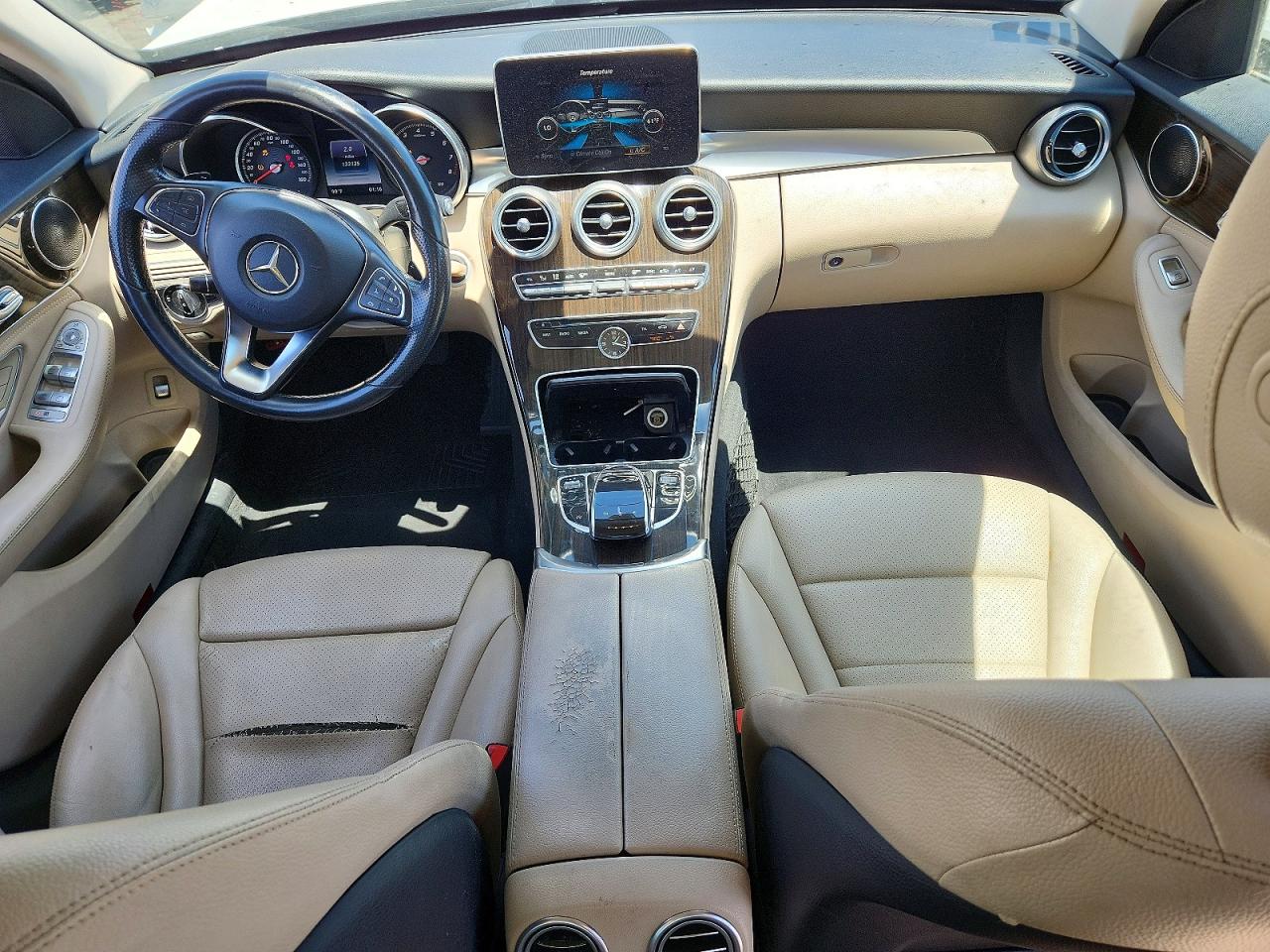 2015 Mercedes-benz C 300 White vin: 55SWF4JB1FU069238
