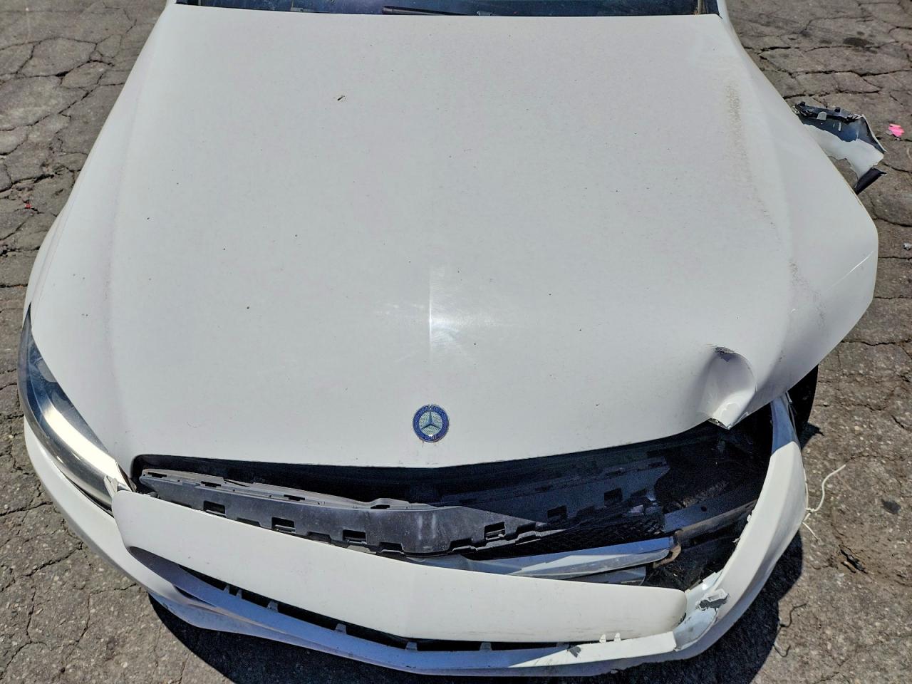 2015 Mercedes-benz C 300 White vin: 55SWF4JB1FU069238