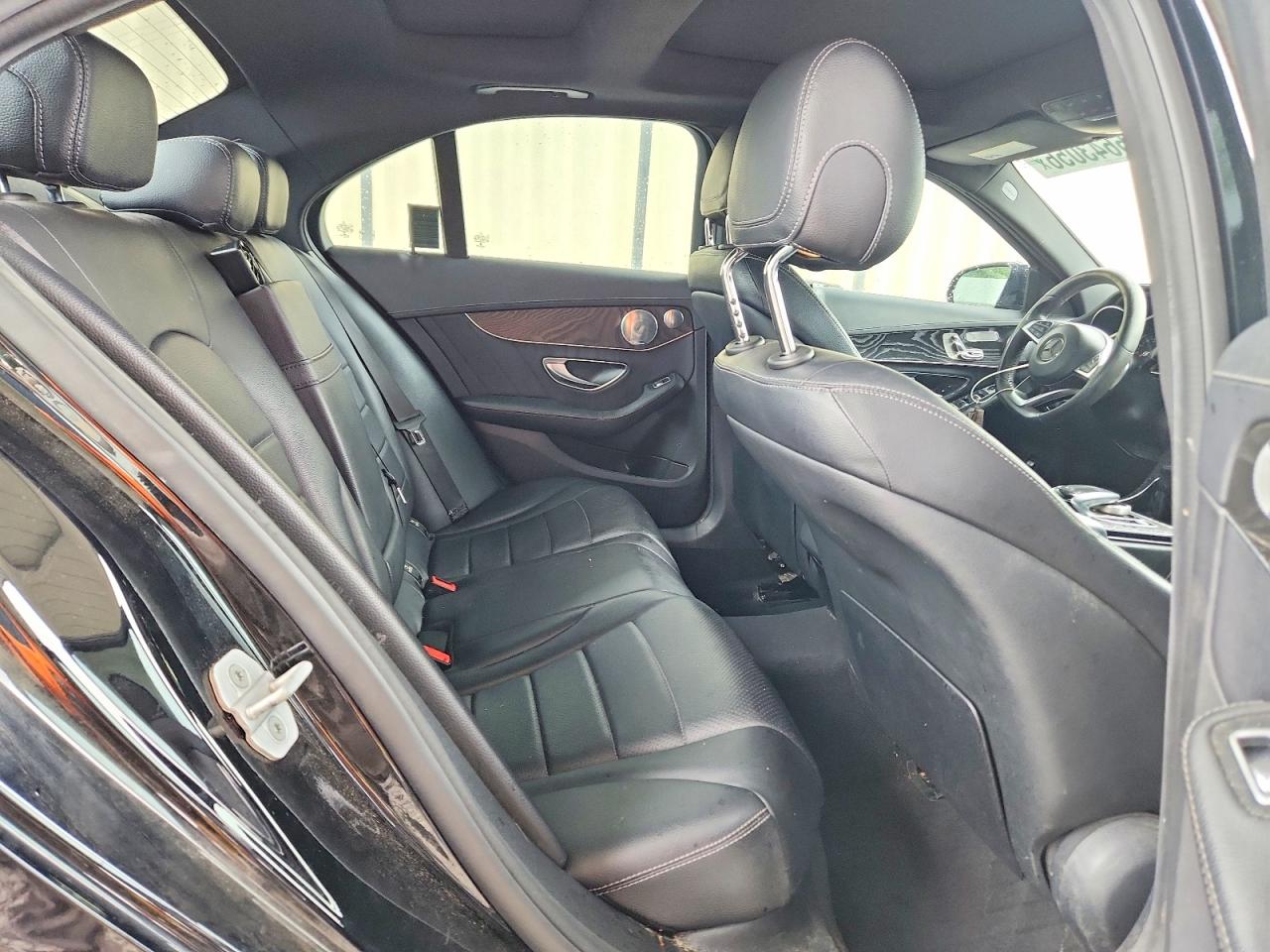 2015 Mercedes-benz C 300 Черный vin: 55SWF4JB1FU071684