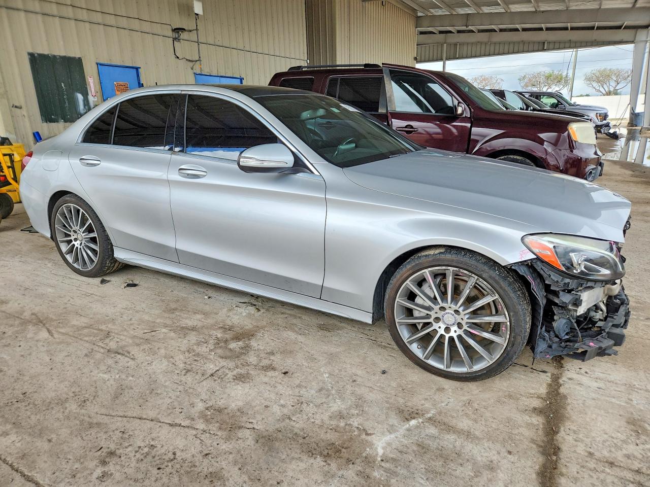 2015 Mercedes-benz C 300 Silver vin: 55SWF4JB1FU075976