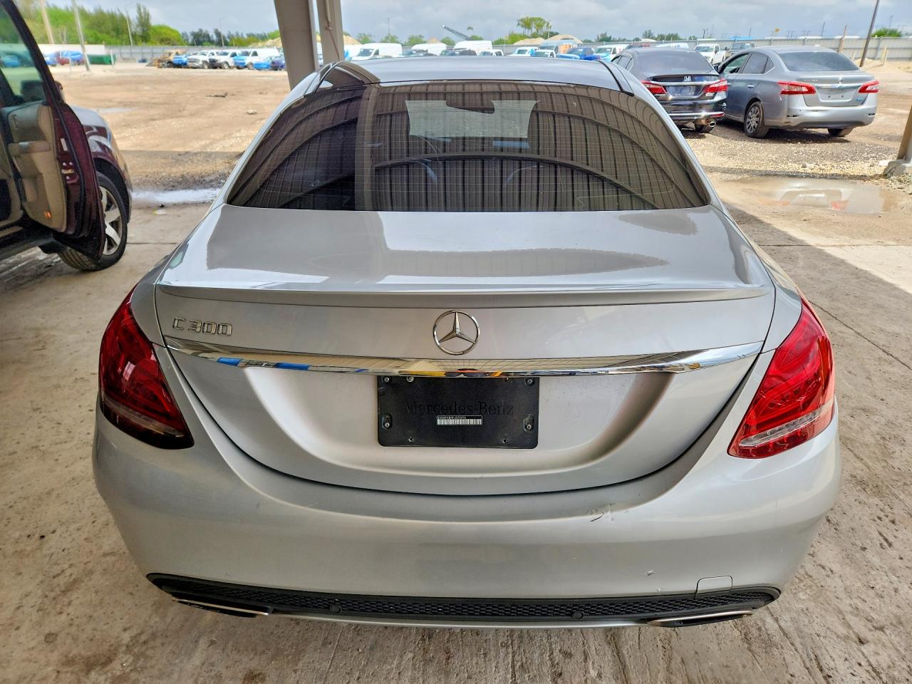 2015 Mercedes-benz C 300 Silver vin: 55SWF4JB1FU075976