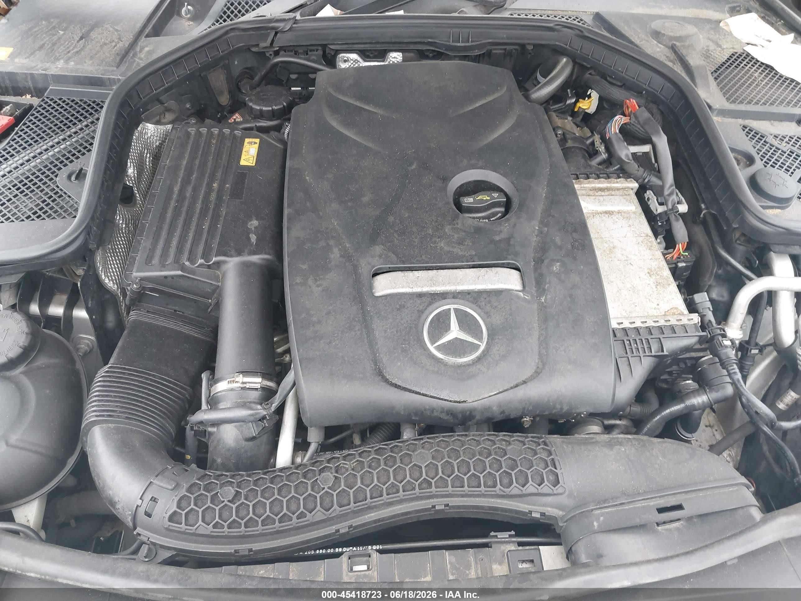 2015 Mercedes-benz C 300   Серебряный vin: 55SWF4JB1FU078568