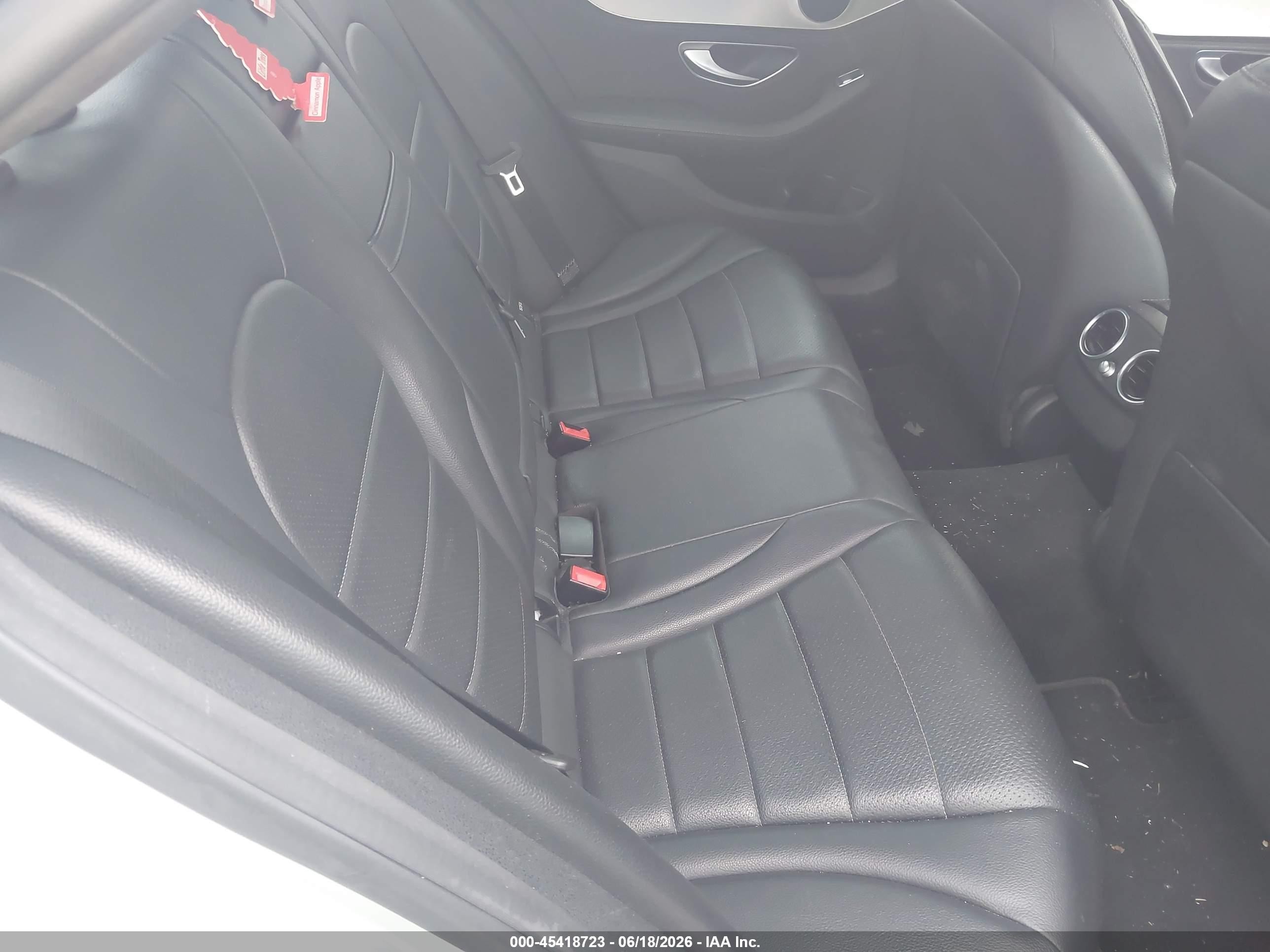 2015 Mercedes-benz C 300   Серебряный vin: 55SWF4JB1FU078568