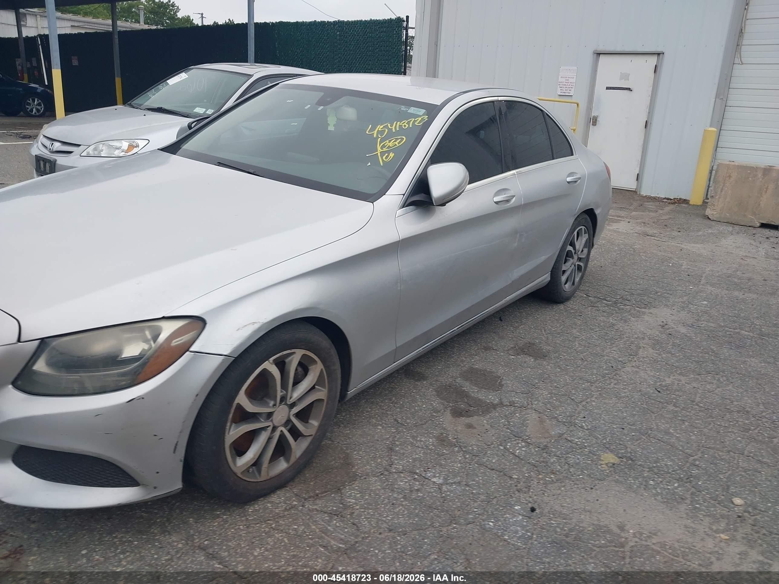 2015 Mercedes-benz C 300   Серебряный vin: 55SWF4JB1FU078568