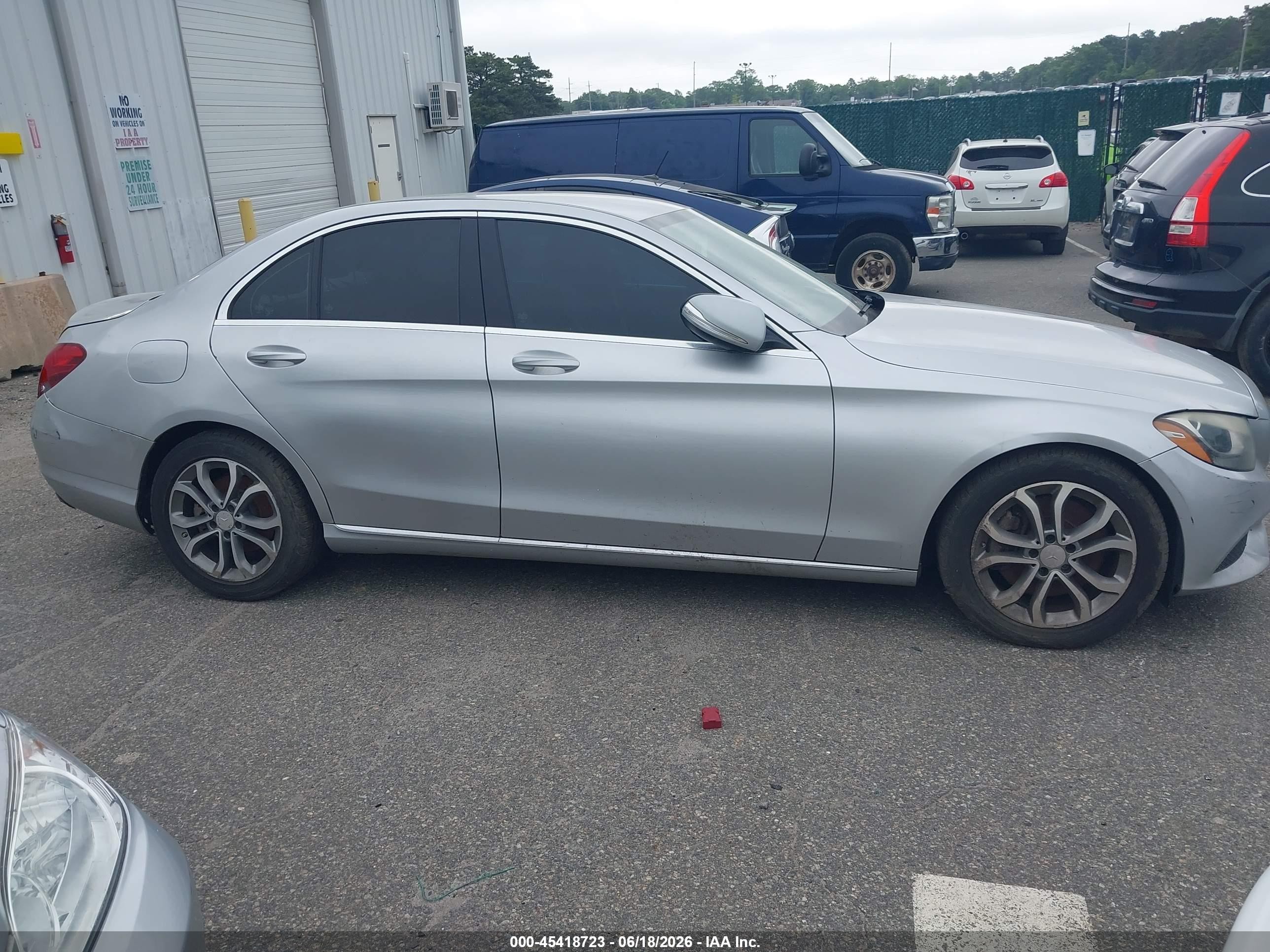 2015 Mercedes-benz C 300   Серебряный vin: 55SWF4JB1FU078568