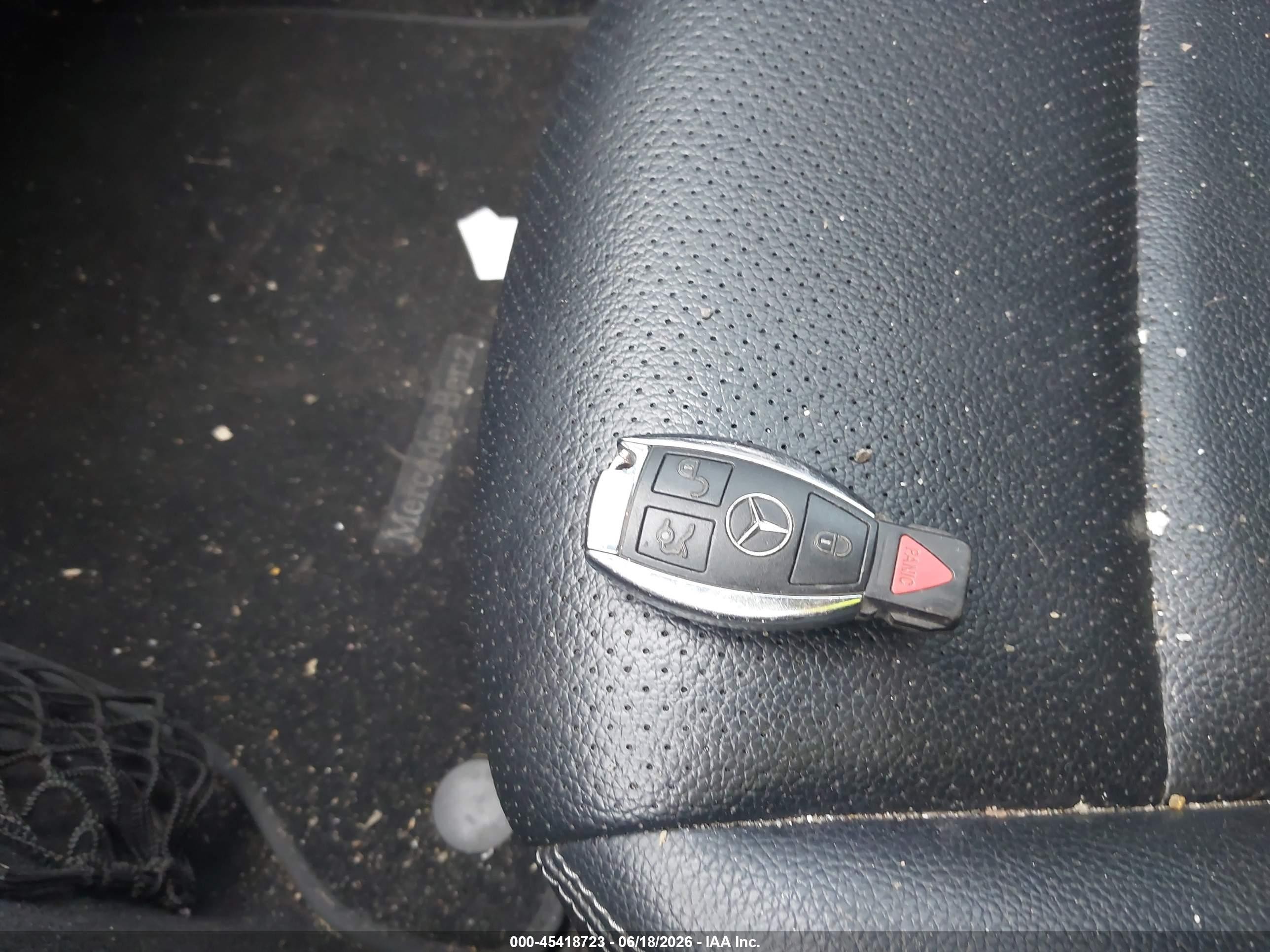 2015 Mercedes-benz C 300   Серебряный vin: 55SWF4JB1FU078568