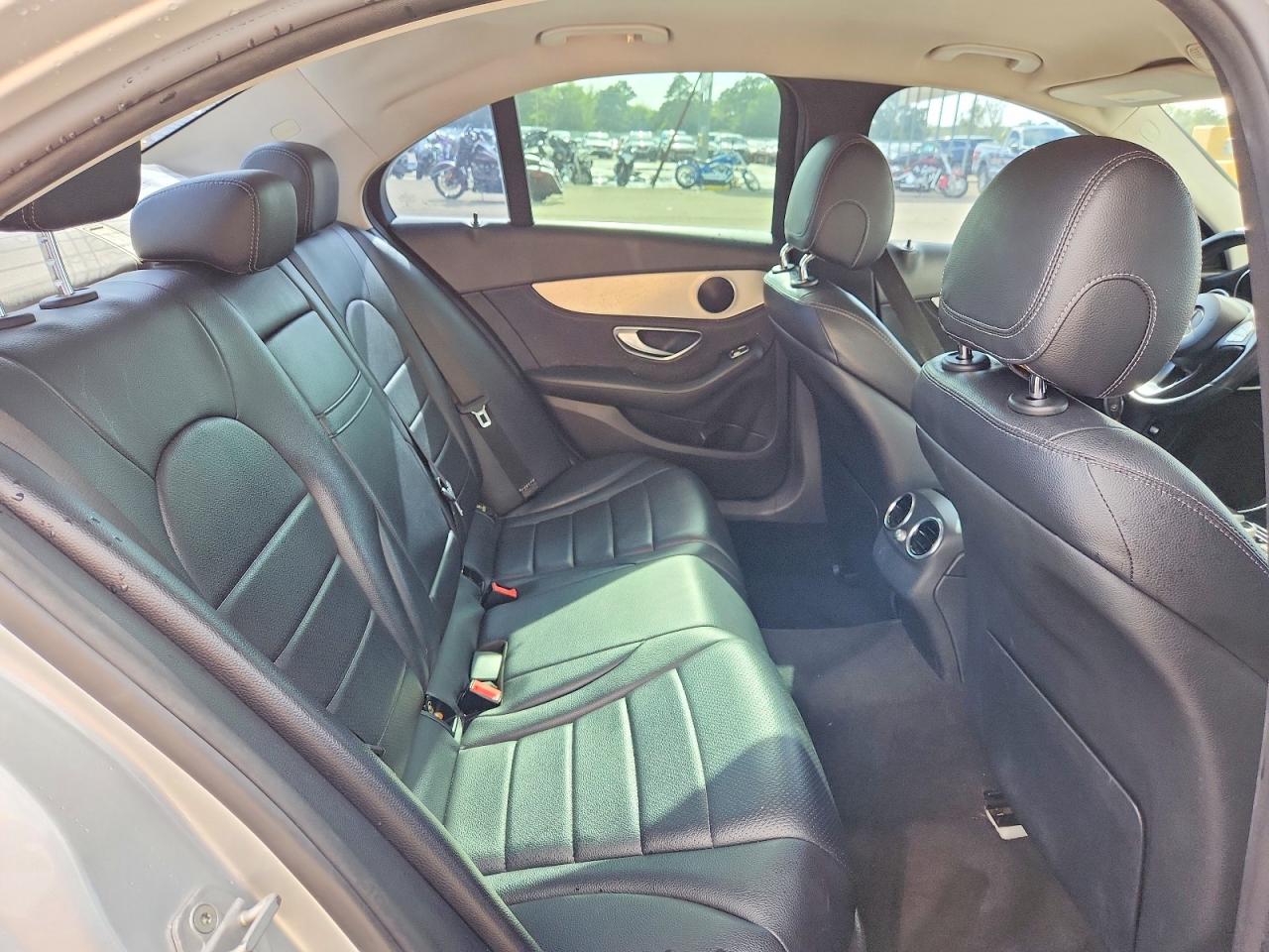 2015 Mercedes-benz C 300 Silver vin: 55SWF4JB1FU085116