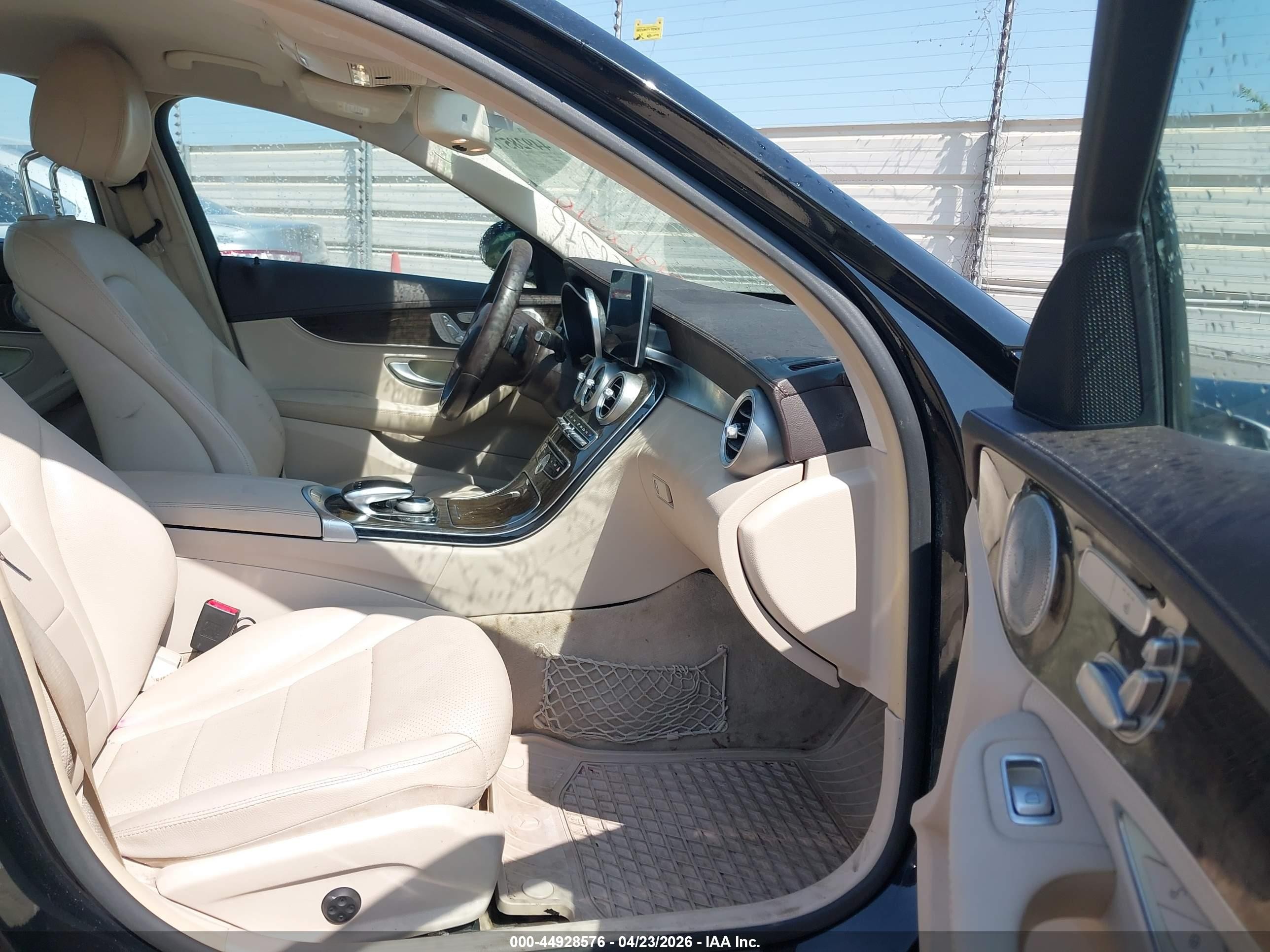 2015 Mercedes-benz C 300 Luxury Black vin: 55SWF4JB1FU087691