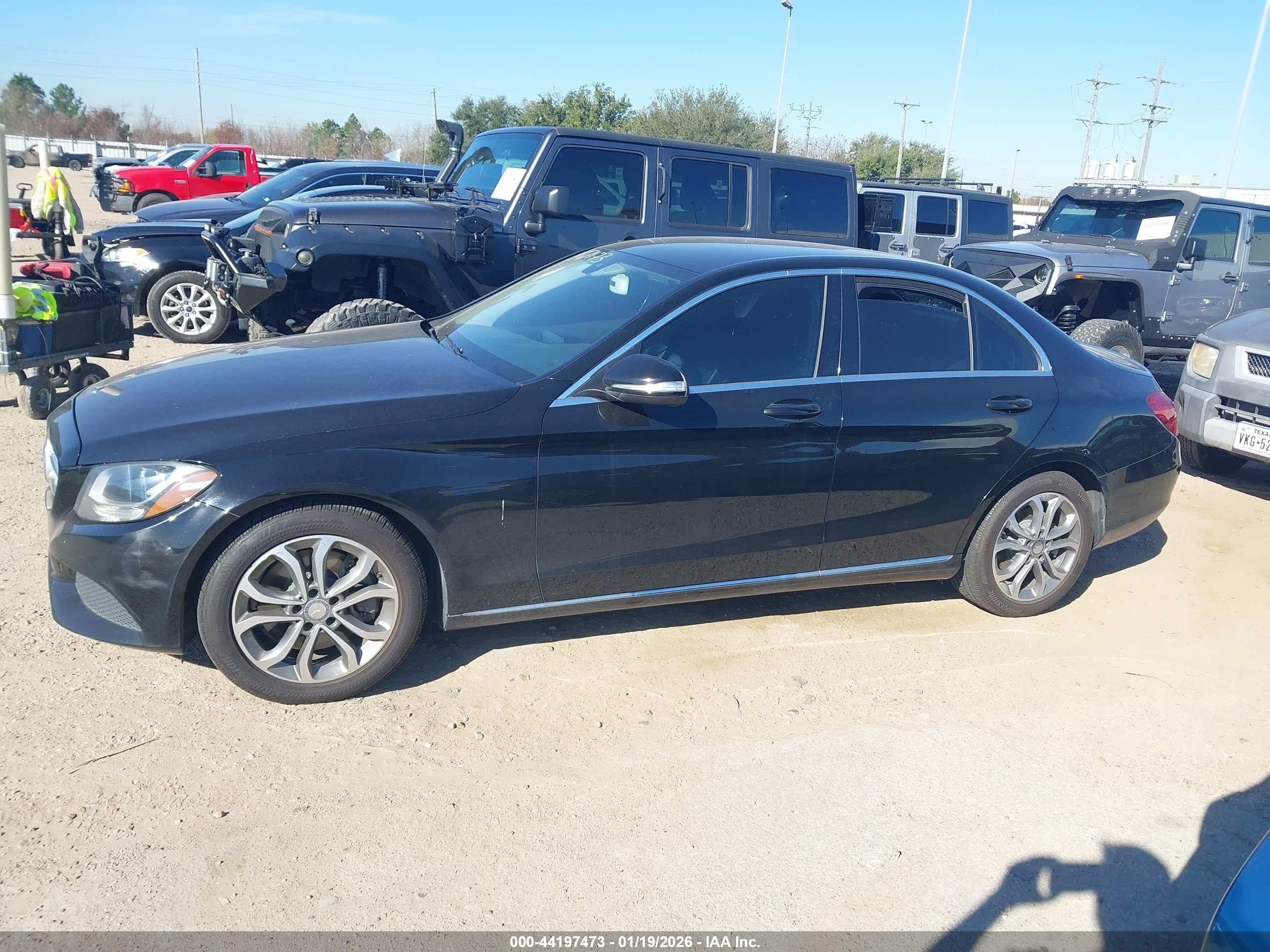 2015 Mercedes-benz C 300   Black vin: 55SWF4JB1FU087741