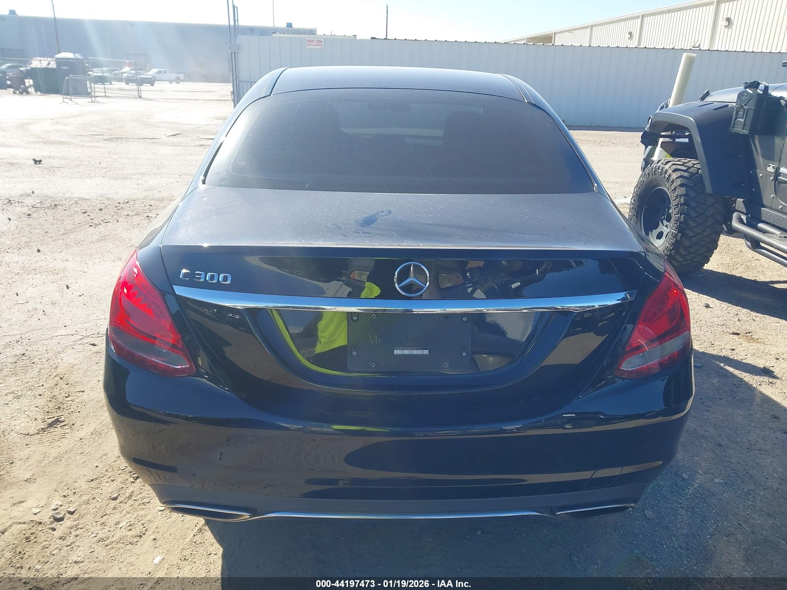 2015 Mercedes-benz C 300   Black vin: 55SWF4JB1FU087741