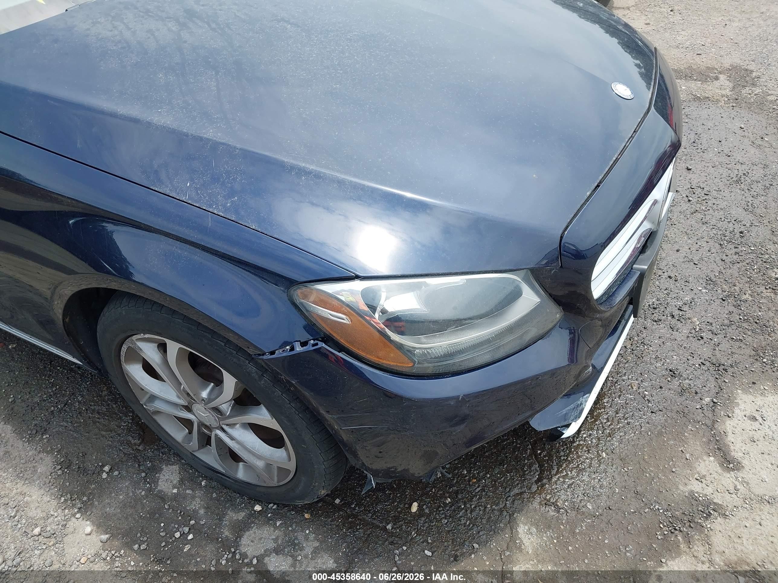 2015 Mercedes-benz C 300   Синий vin: 55SWF4JB1FU089201