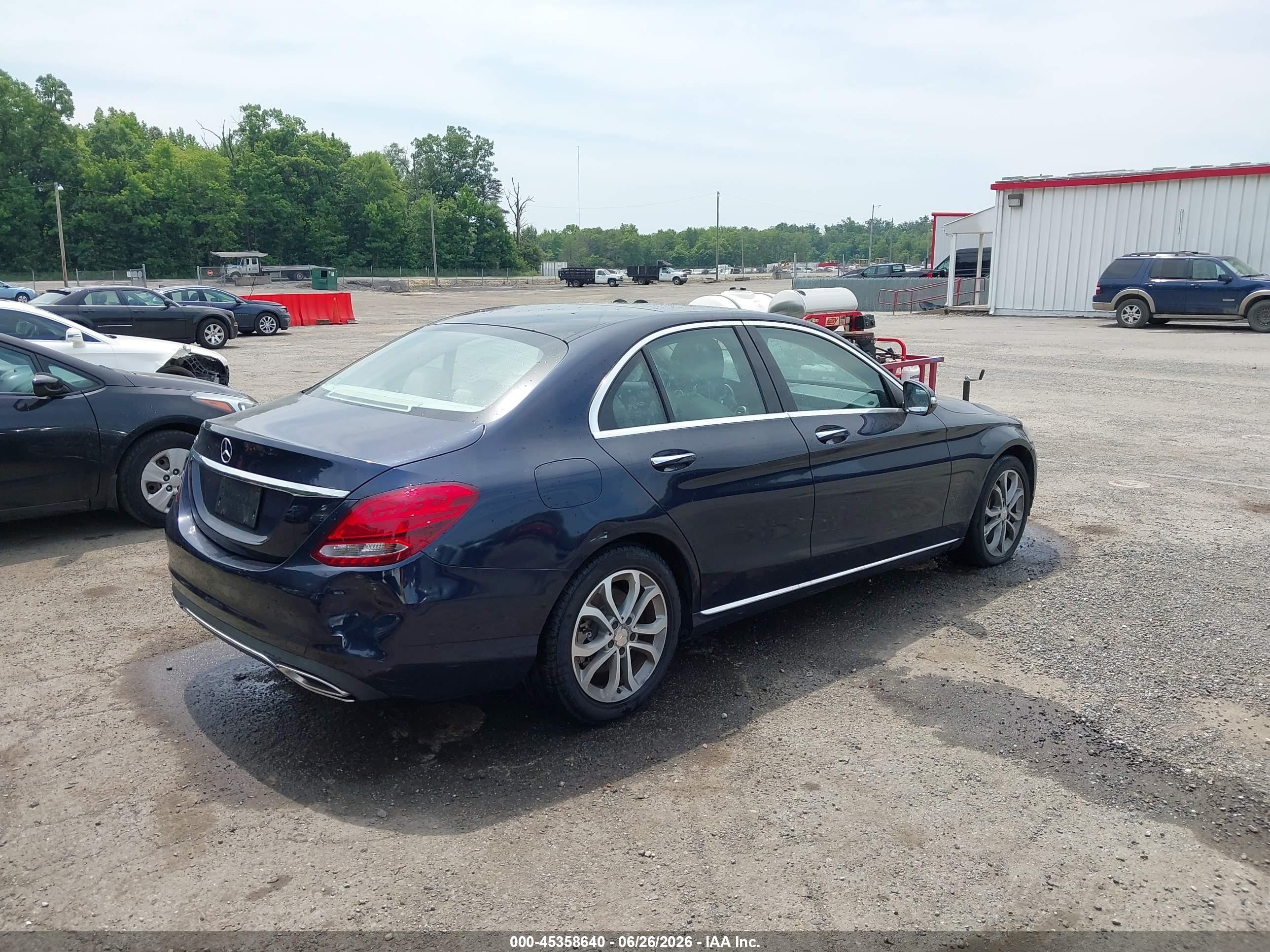 2015 Mercedes-benz C 300   Синий vin: 55SWF4JB1FU089201